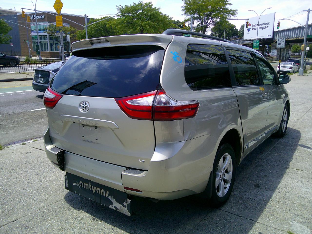 Toyota Sienna  2016