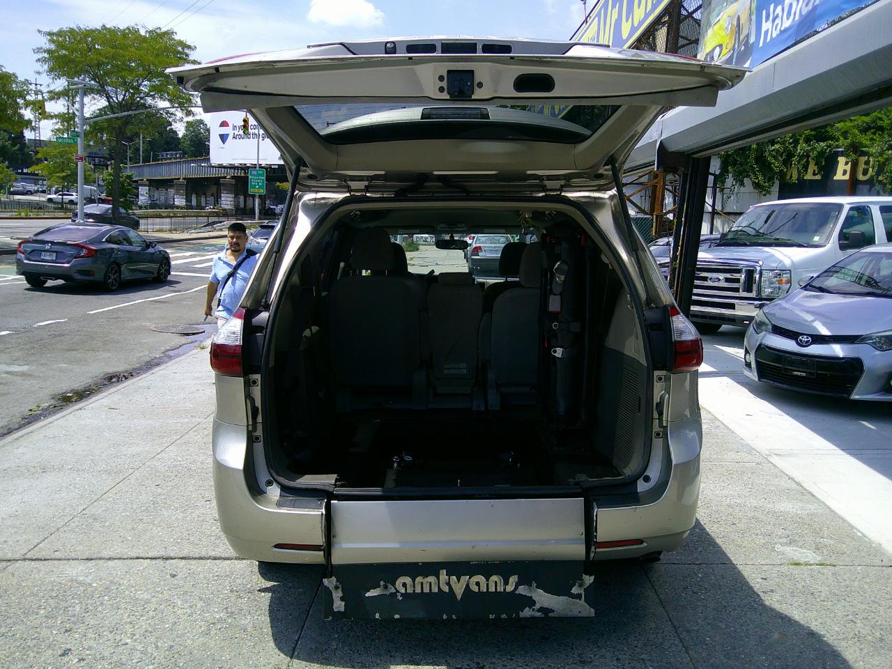 Toyota Sienna  2016