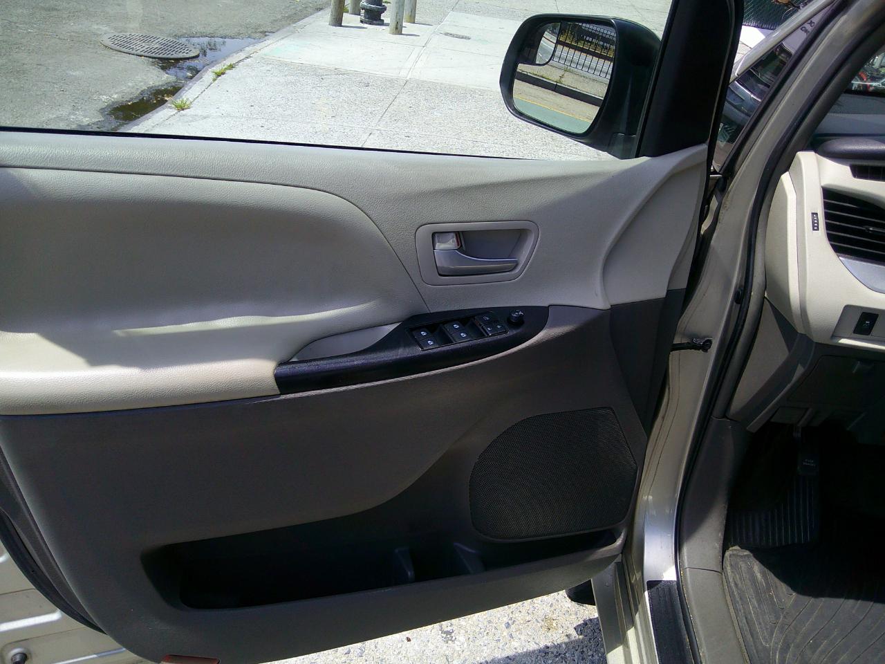 Toyota Sienna  2016