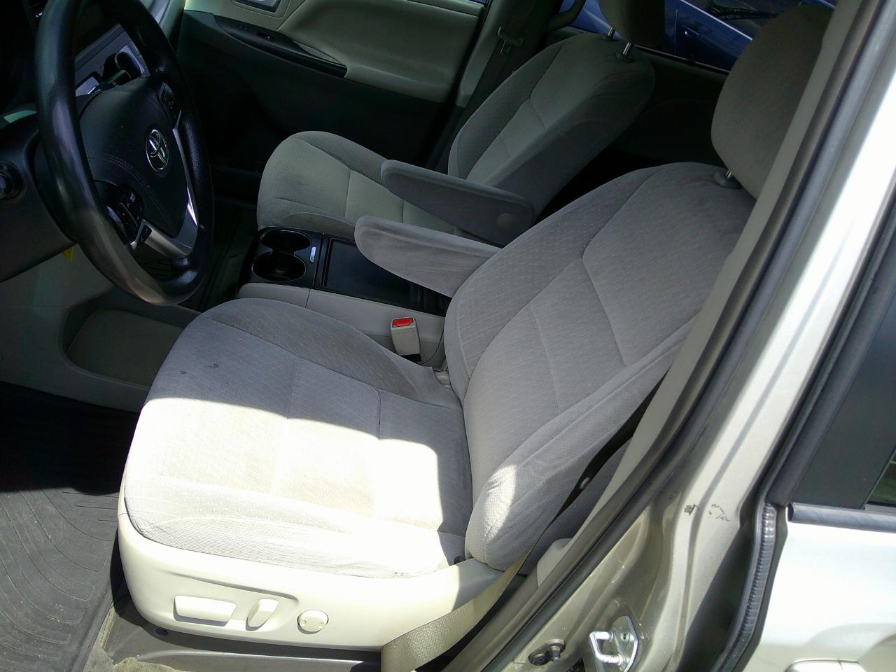 Toyota Sienna  2016