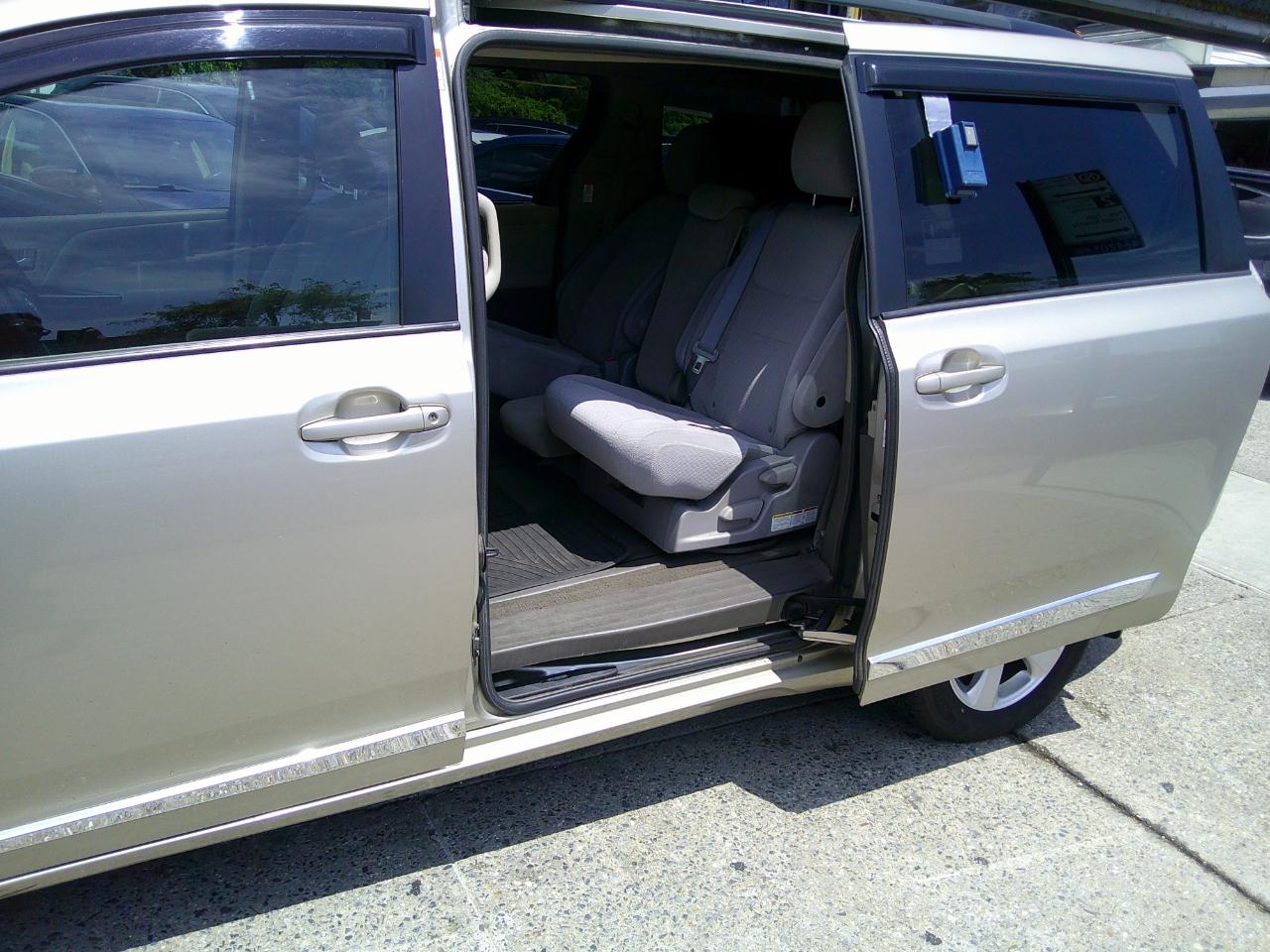 Toyota Sienna  2016