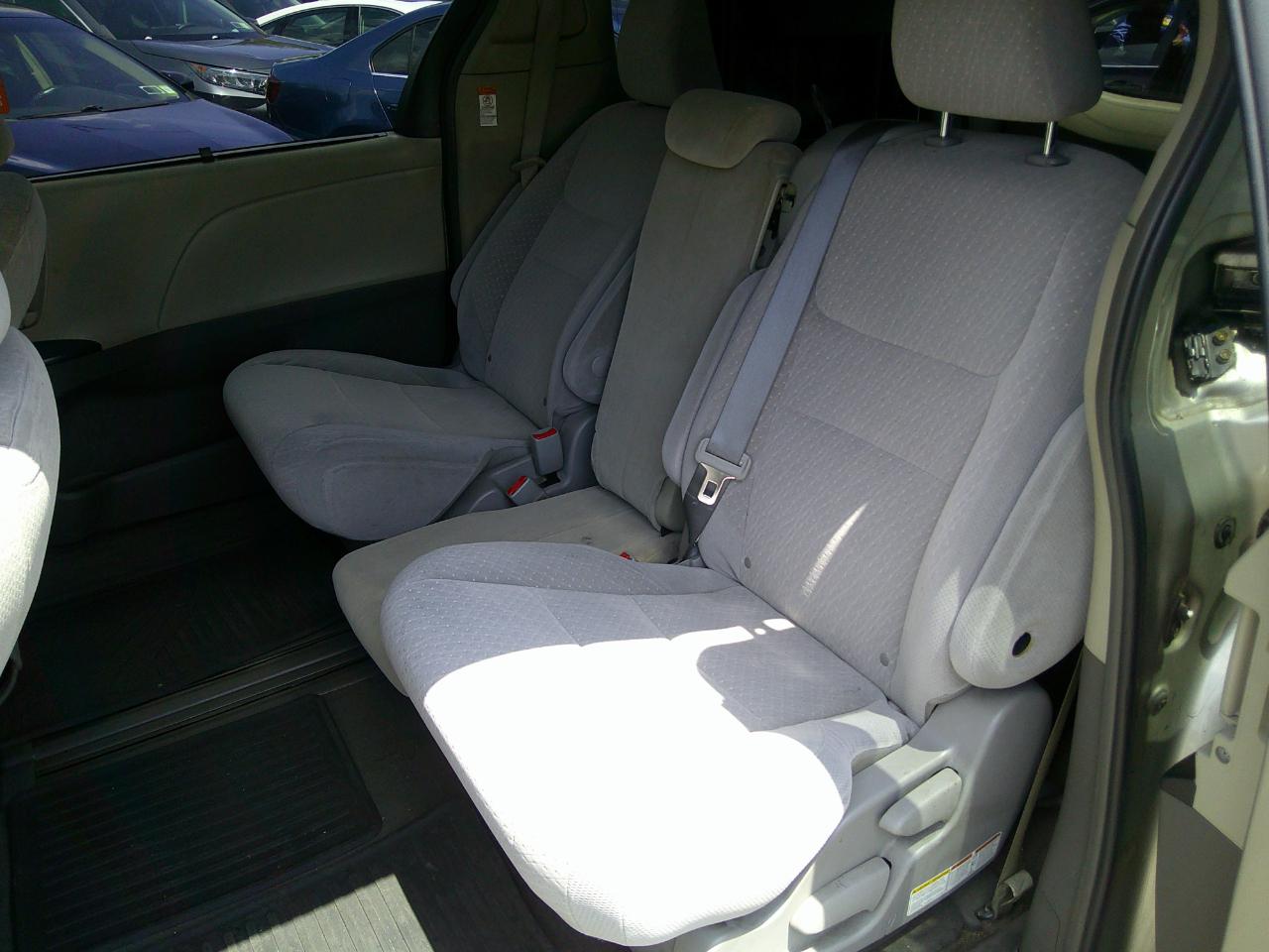 Toyota Sienna  2016