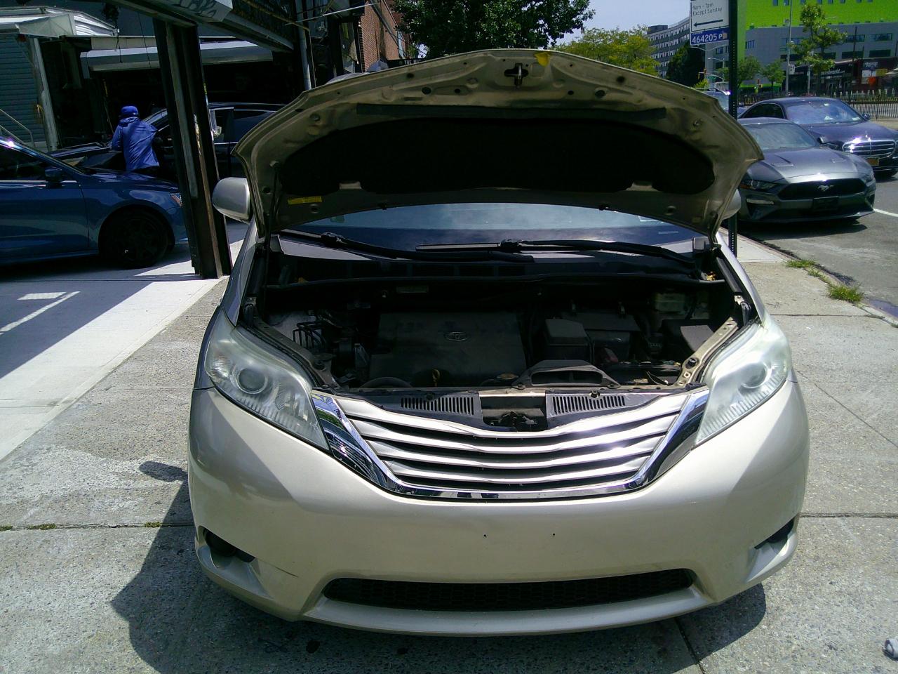 Toyota Sienna  2016