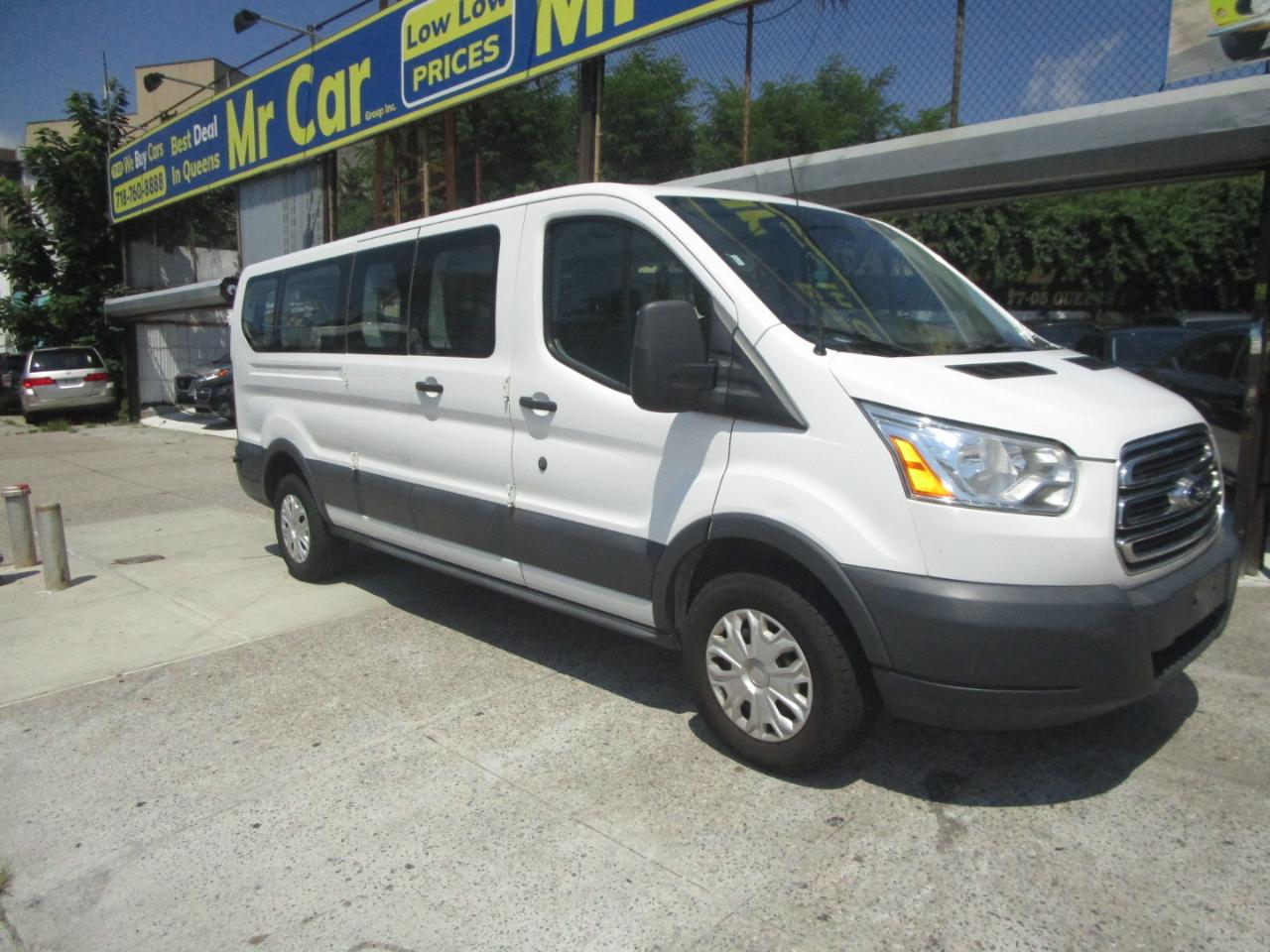 Ford Transit 350 Wagon Low Roof XLT 60/40 Pass. 148-in. WB 2017