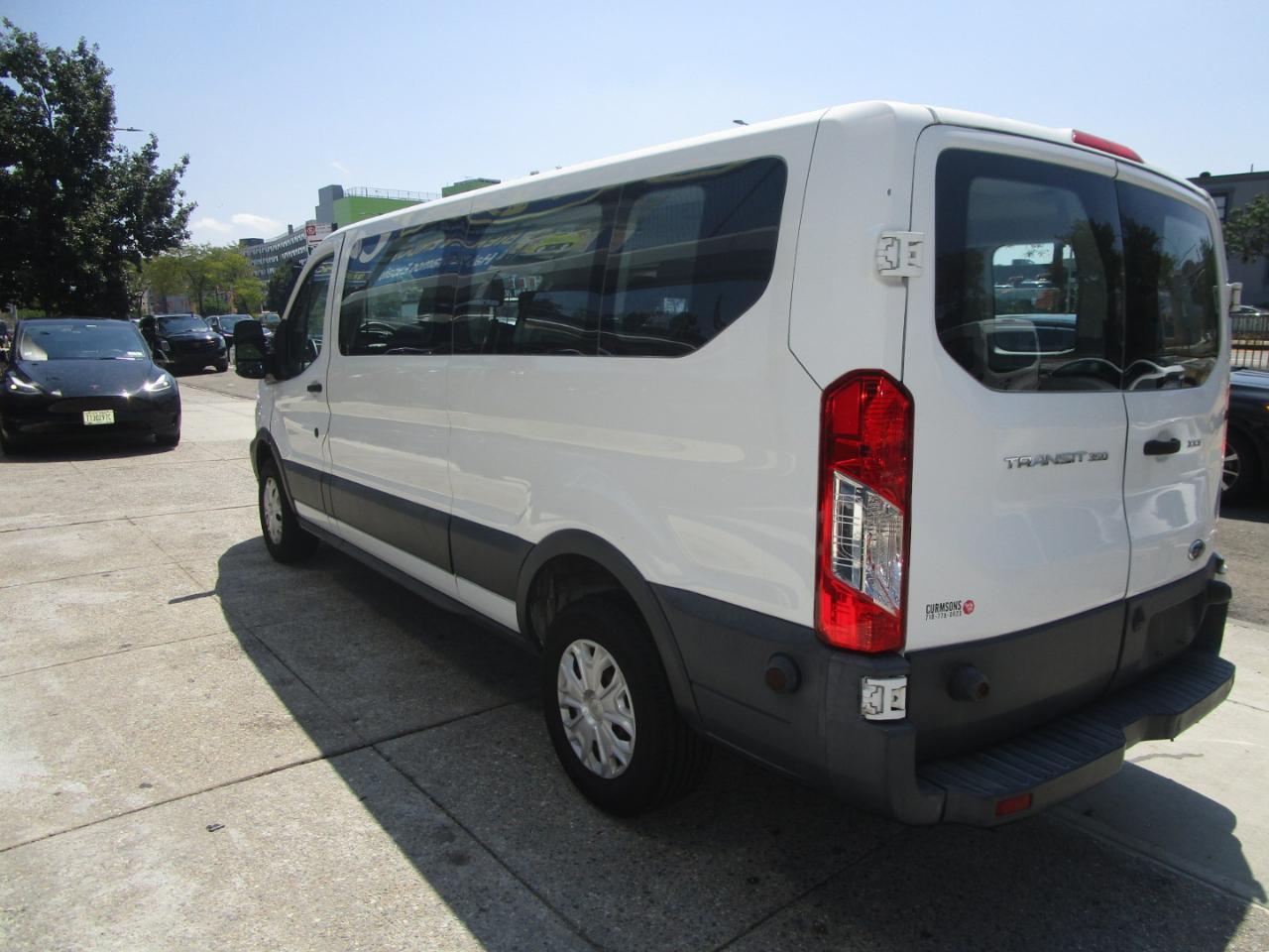 Ford Transit 350 Wagon Low Roof XLT 60/40 Pass. 148-in. WB 2017