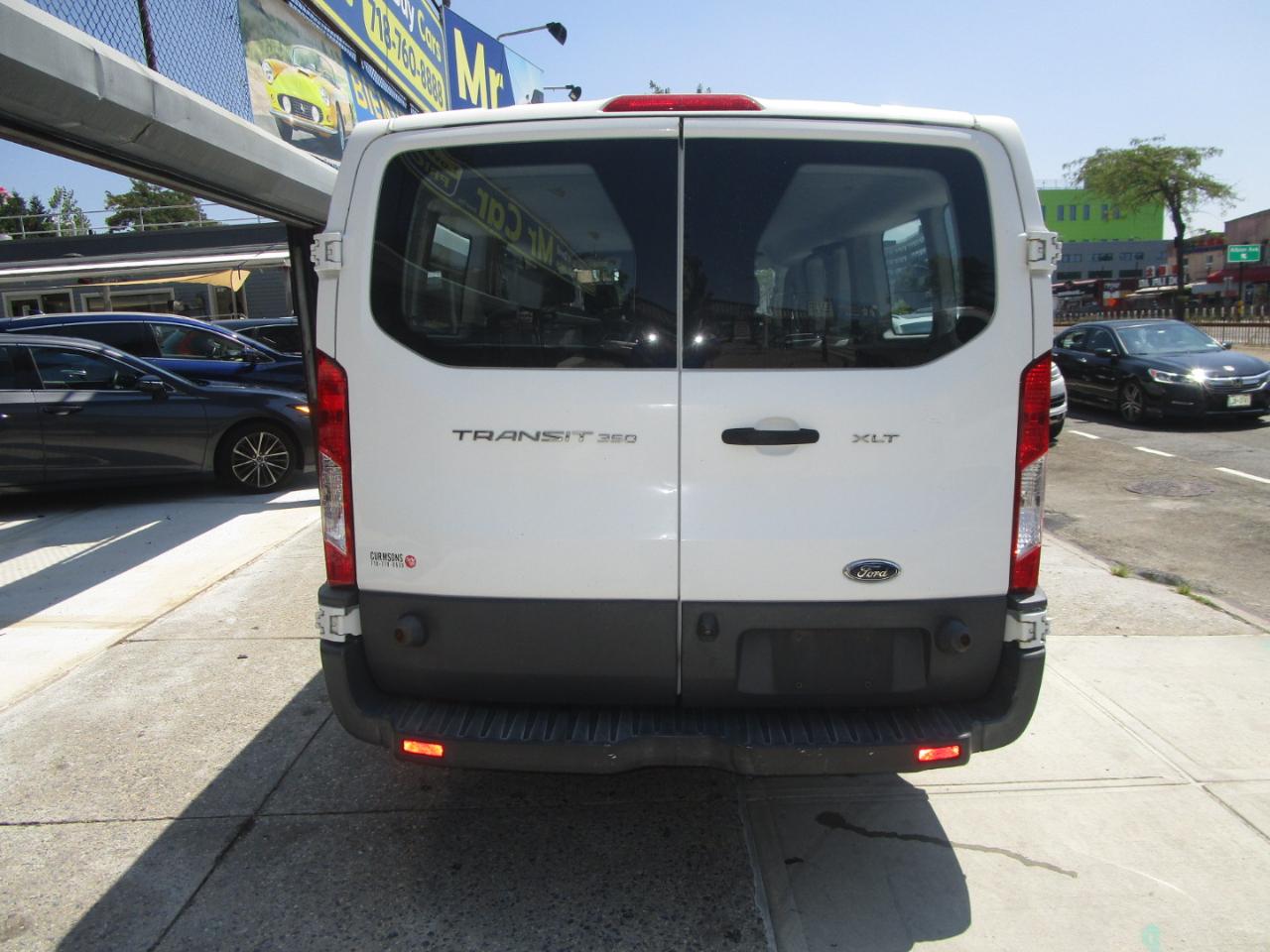 Ford Transit 350 Wagon Low Roof XLT 60/40 Pass. 148-in. WB 2017