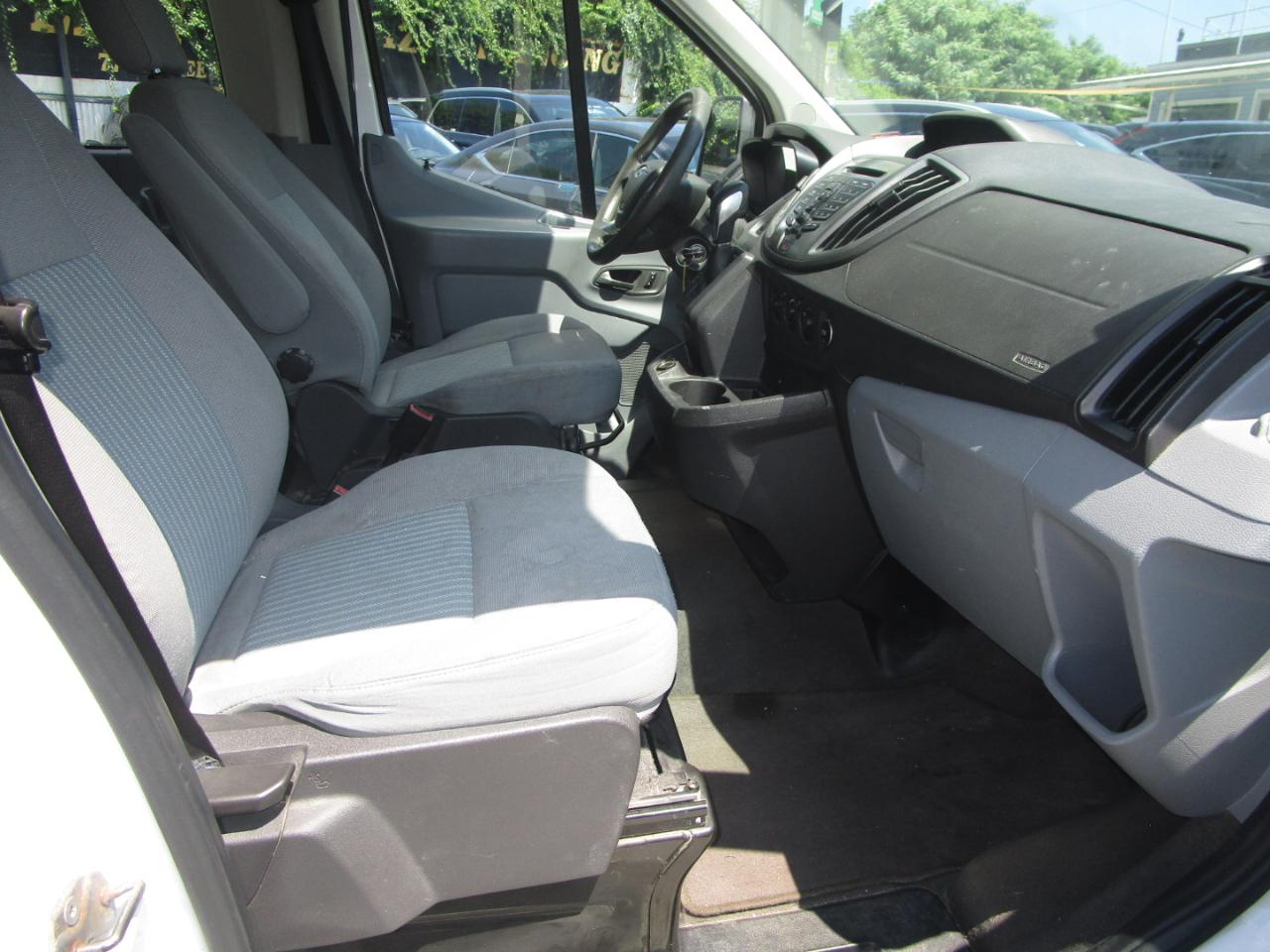 Ford Transit 350 Wagon Low Roof XLT 60/40 Pass. 148-in. WB 2017