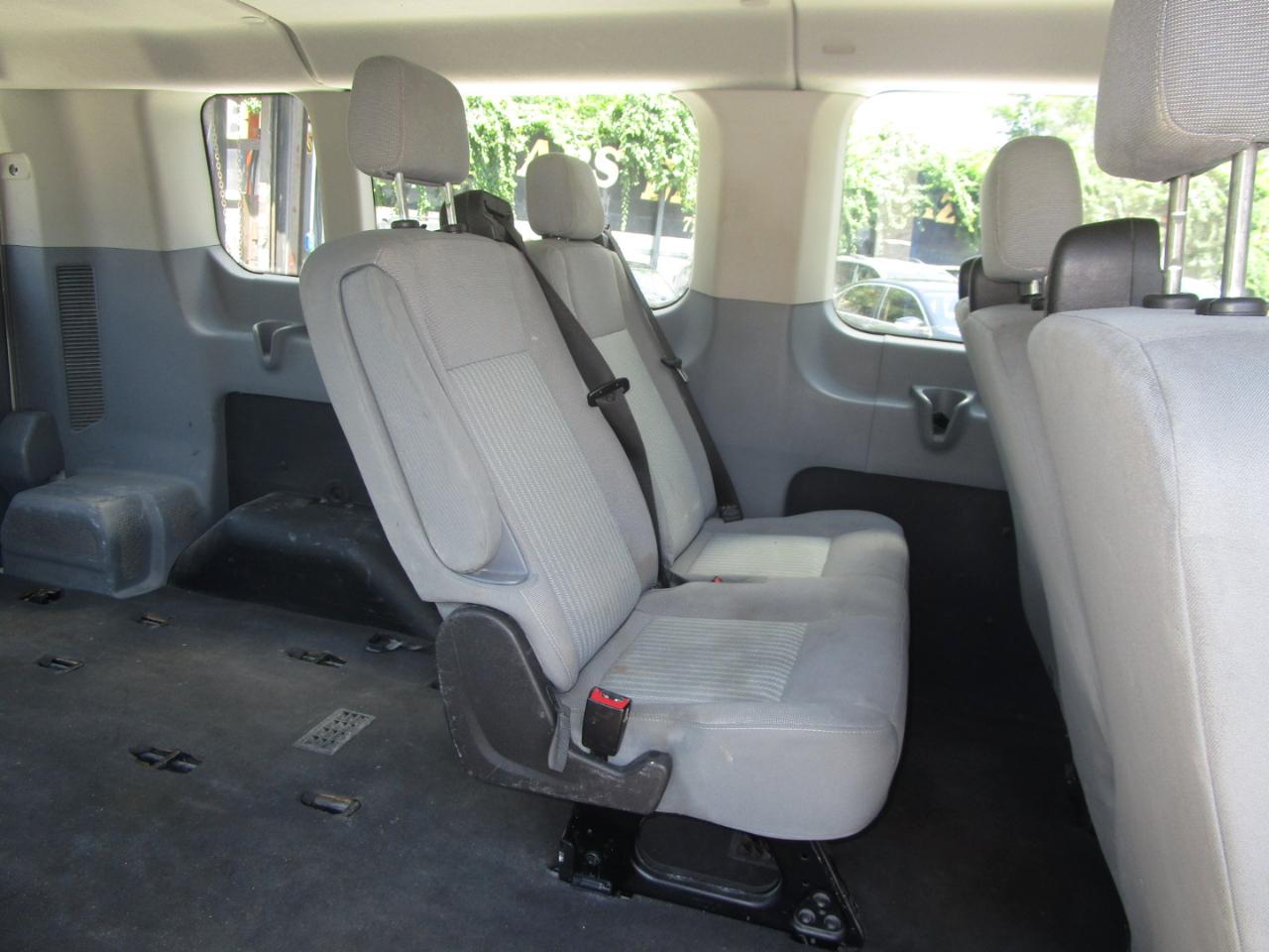 Ford Transit 350 Wagon Low Roof XLT 60/40 Pass. 148-in. WB 2017