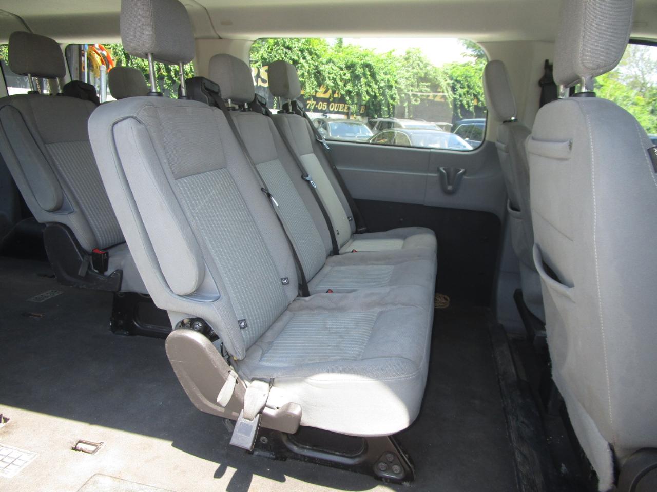 Ford Transit 350 Wagon Low Roof XLT 60/40 Pass. 148-in. WB 2017