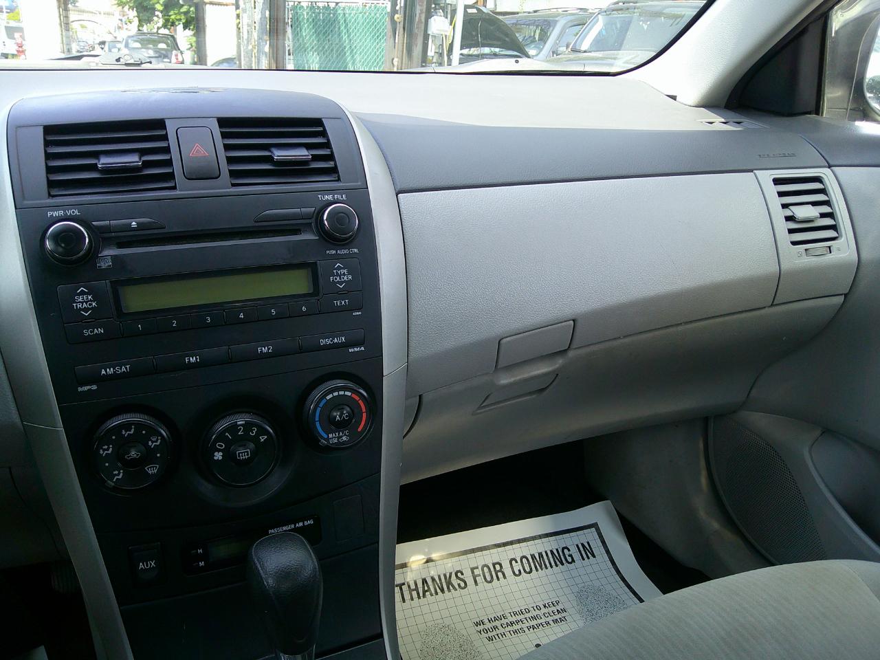 Toyota Corolla 4dr Sedan LE Auto 2010