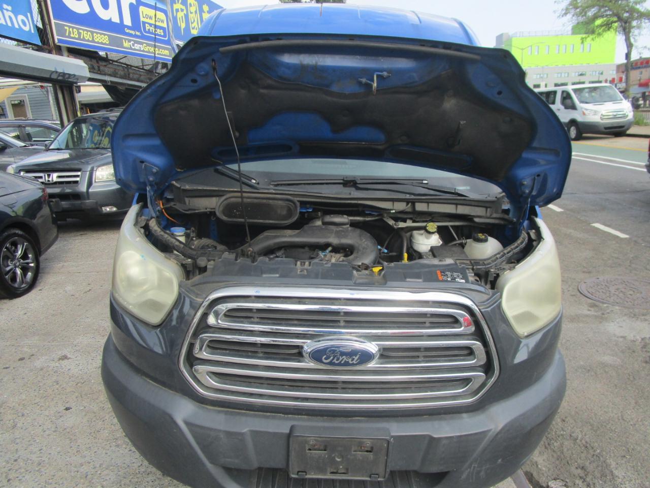 Ford Transit 350 Wagon Med. Roof XL w/Sliding Pass. 148-in. WB 2015