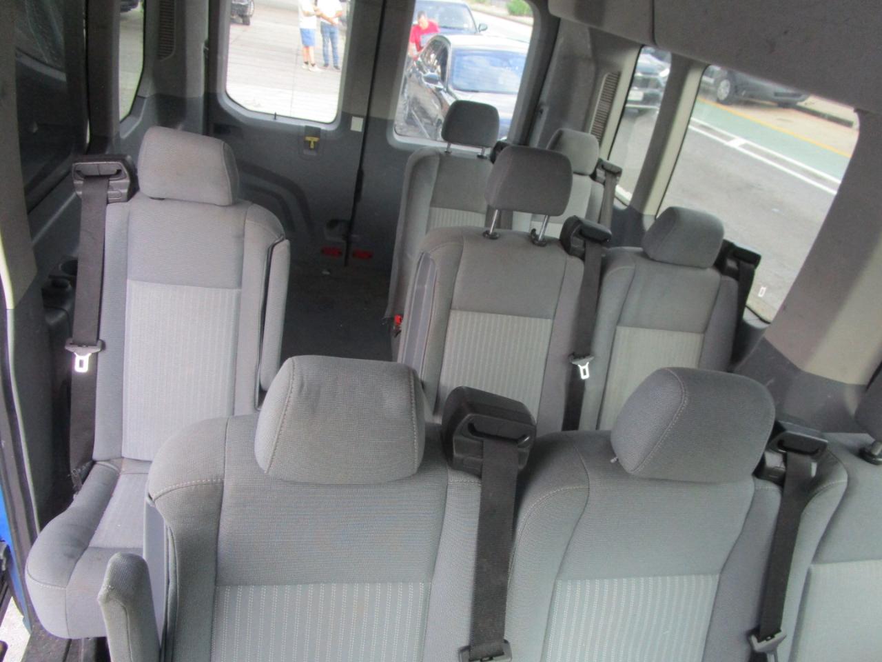 Ford Transit 350 Wagon Med. Roof XL w/Sliding Pass. 148-in. WB 2015
