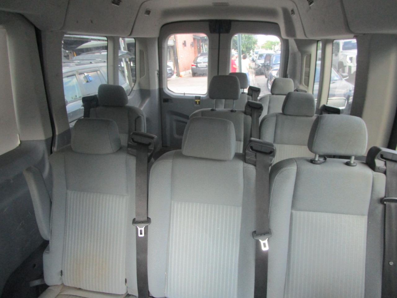 Ford Transit 350 Wagon Med. Roof XL w/Sliding Pass. 148-in. WB 2015