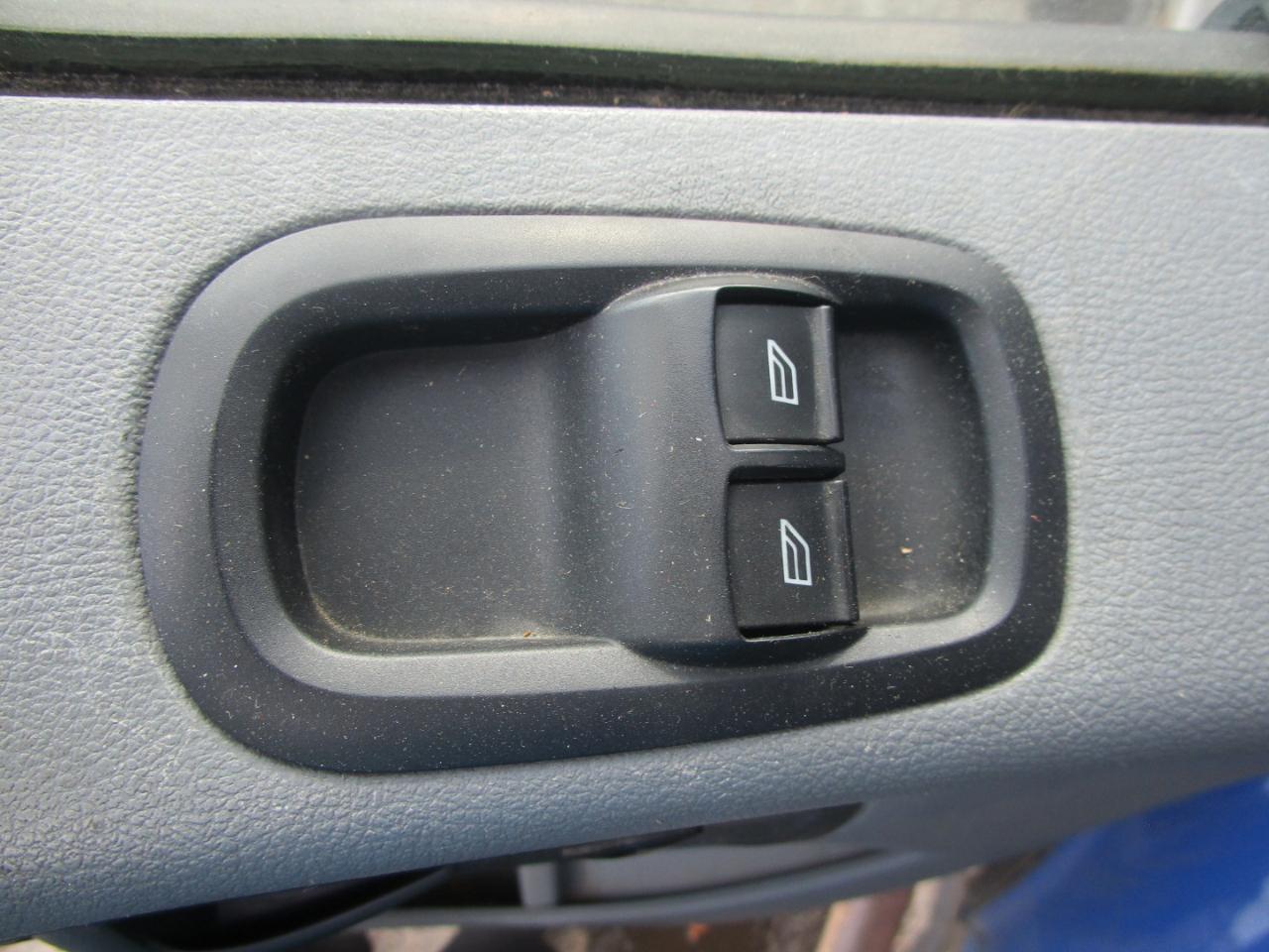 Ford Transit 350 Wagon Med. Roof XL w/Sliding Pass. 148-in. WB 2015