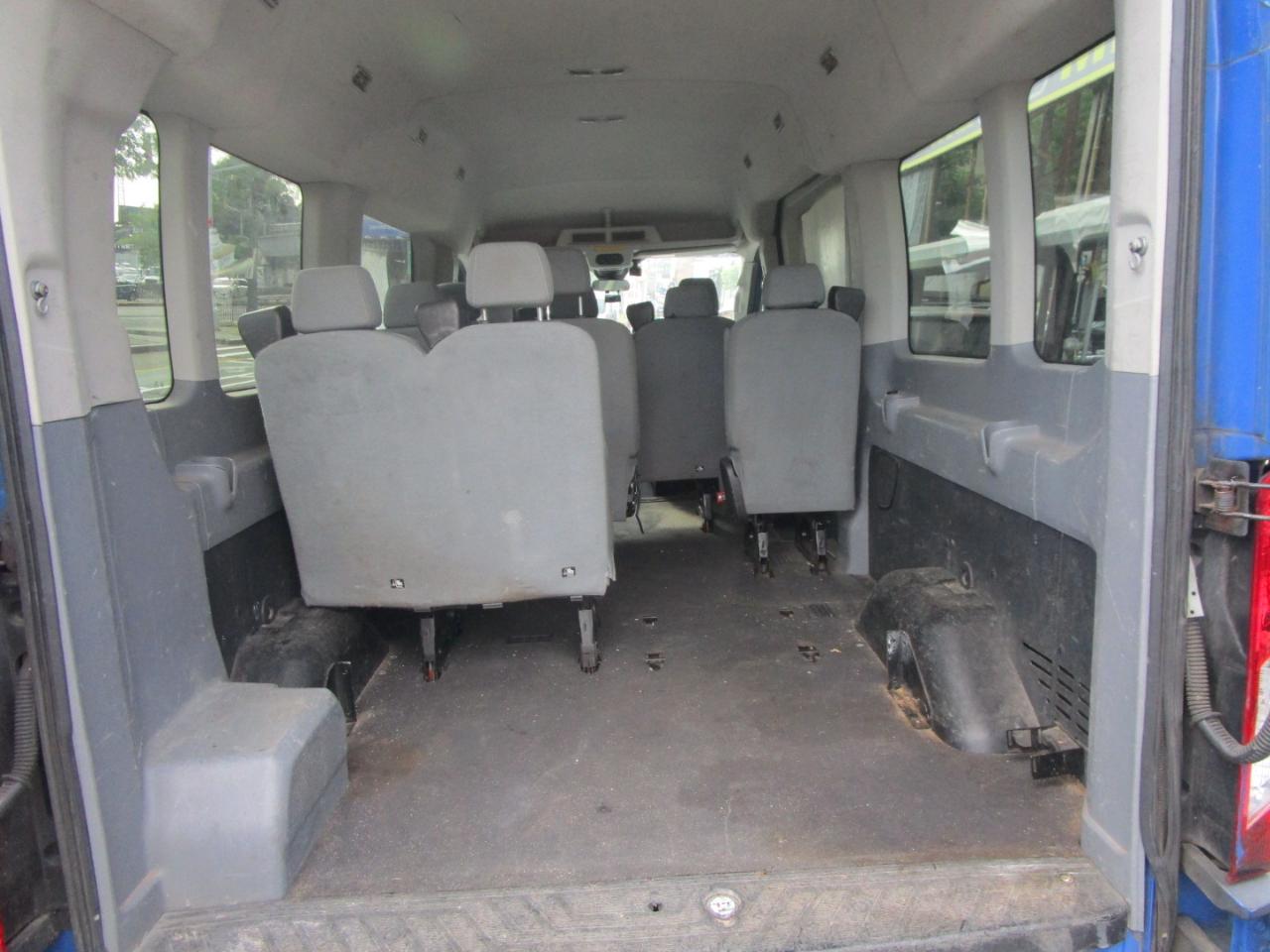 Ford Transit 350 Wagon Med. Roof XL w/Sliding Pass. 148-in. WB 2015
