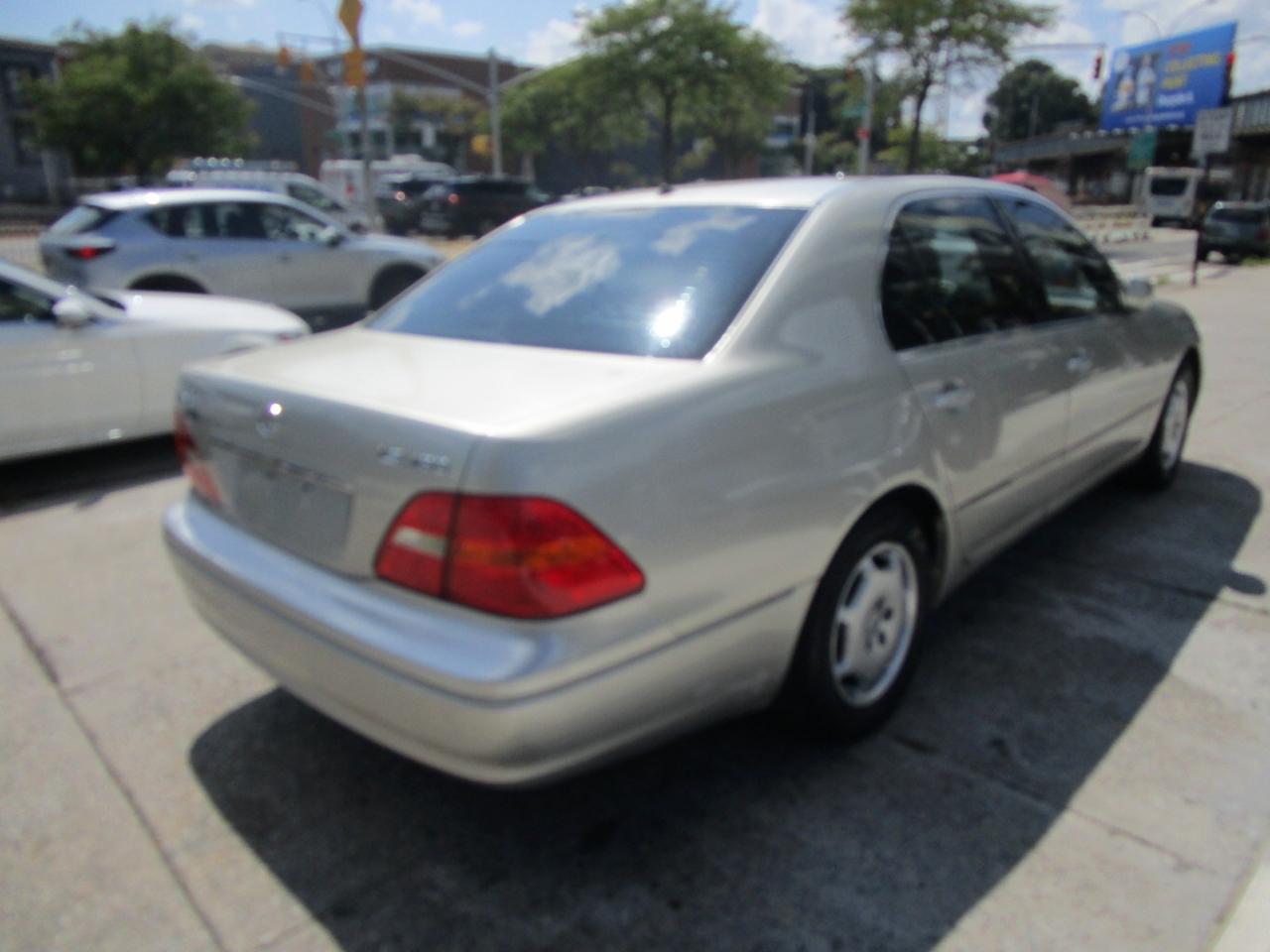 Lexus LS 430 Sedan 2002