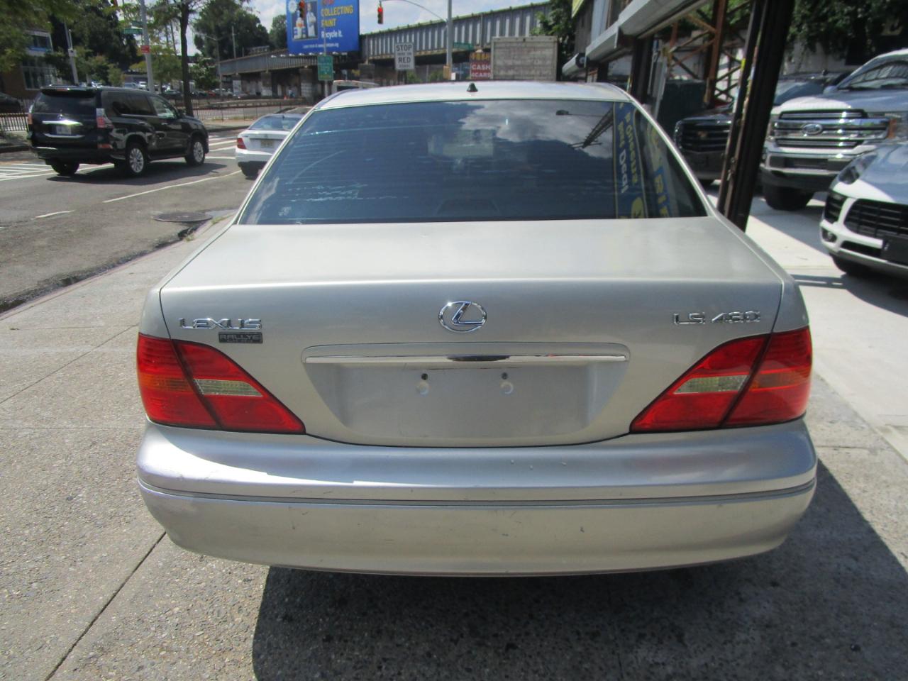 Lexus LS 430 Sedan 2002