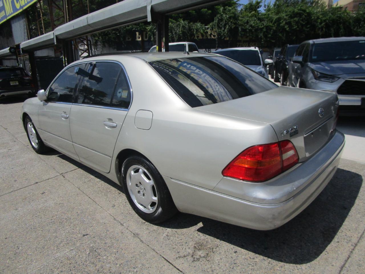 Lexus LS 430 Sedan 2002