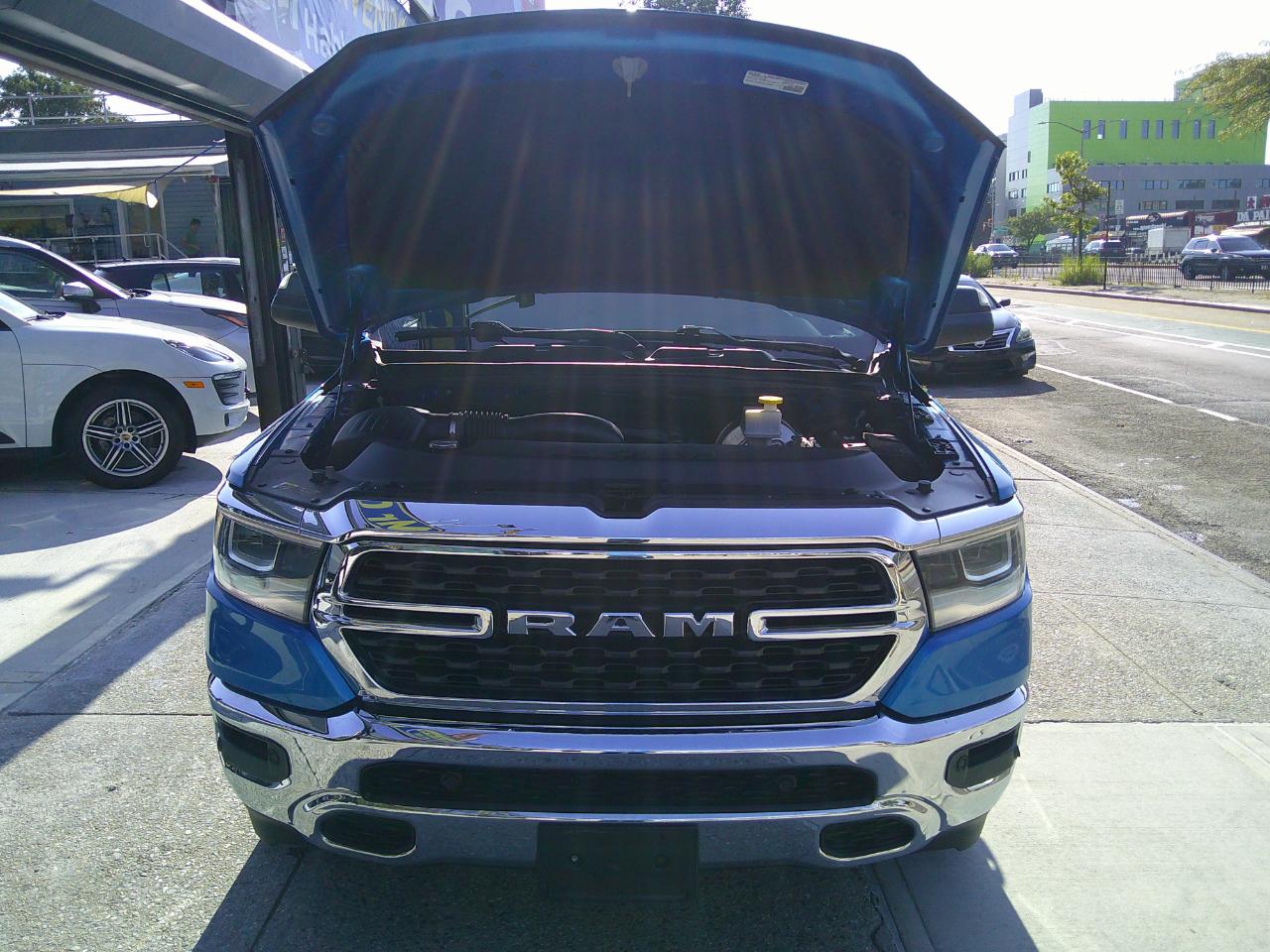 RAM 1500 Big Horn Quad Cab 4WD 2022