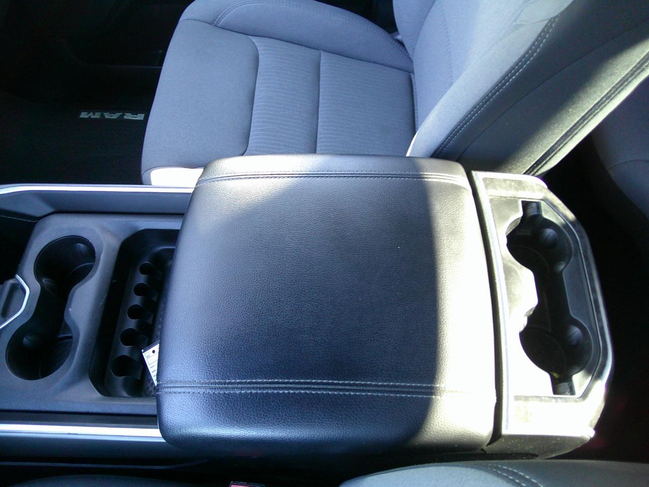 RAM 1500 Big Horn Quad Cab 4WD 2022
