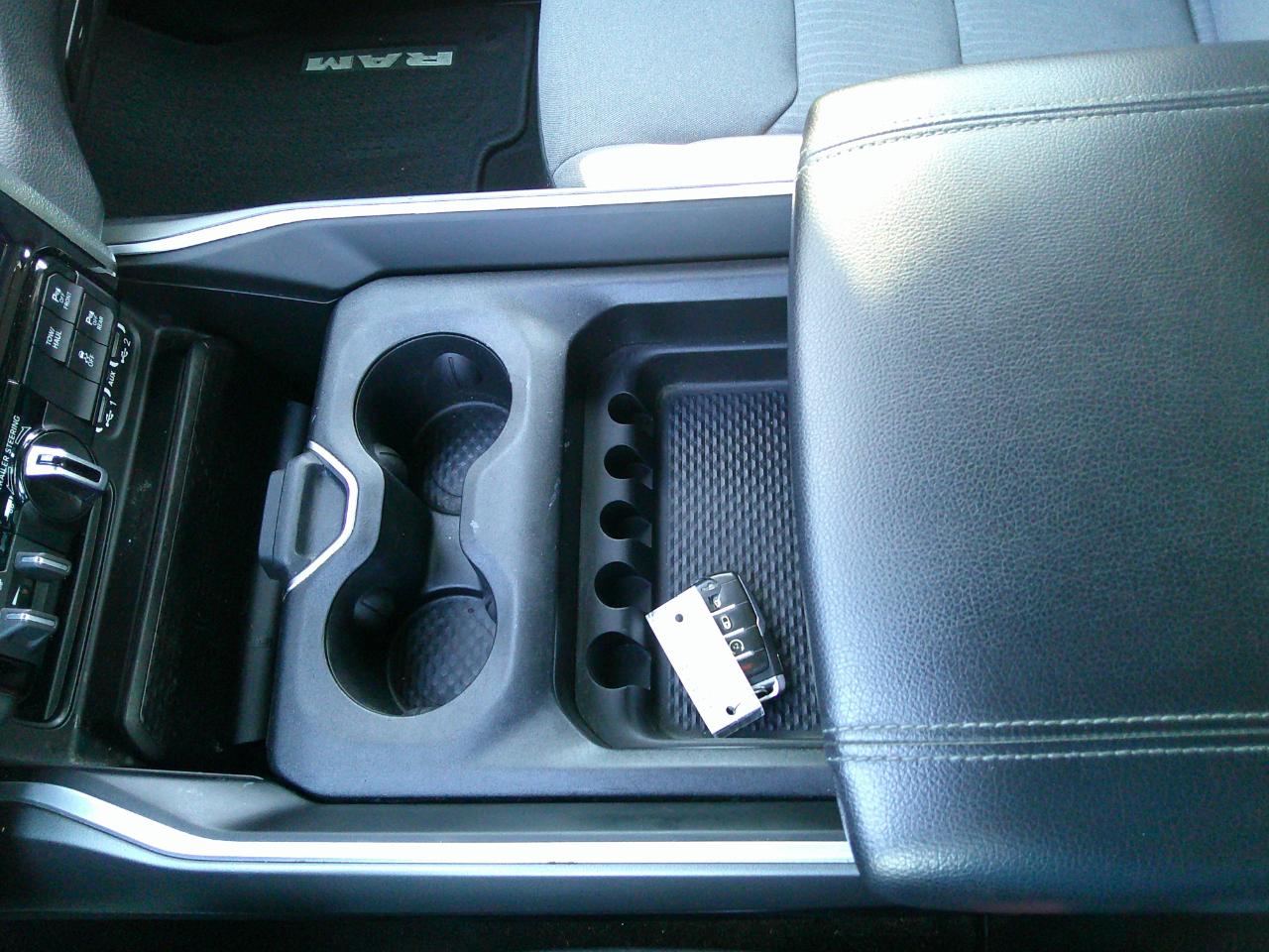 RAM 1500 Big Horn Quad Cab 4WD 2022