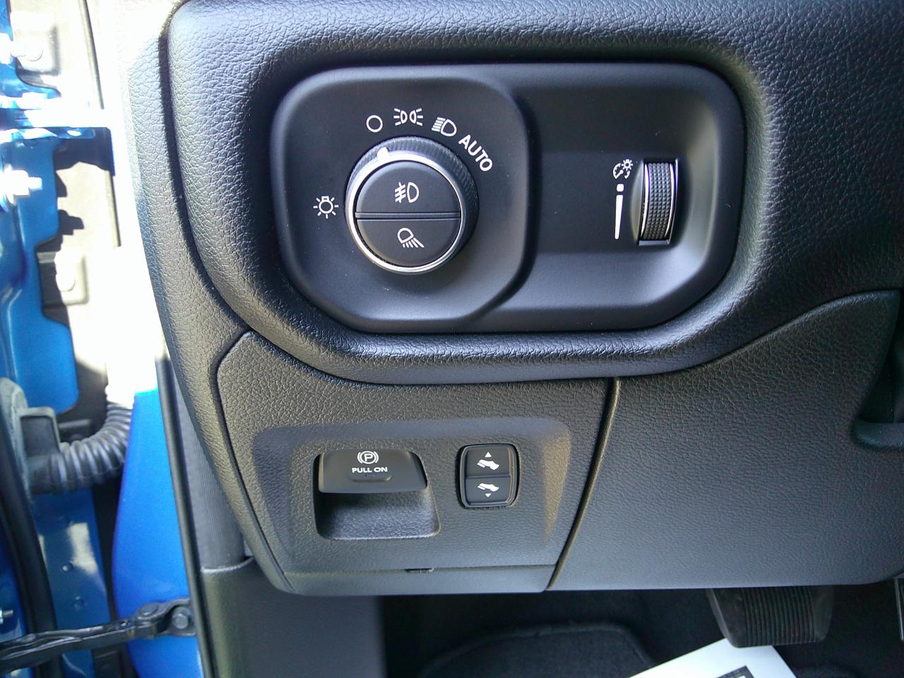 RAM 1500 Big Horn Quad Cab 4WD 2022