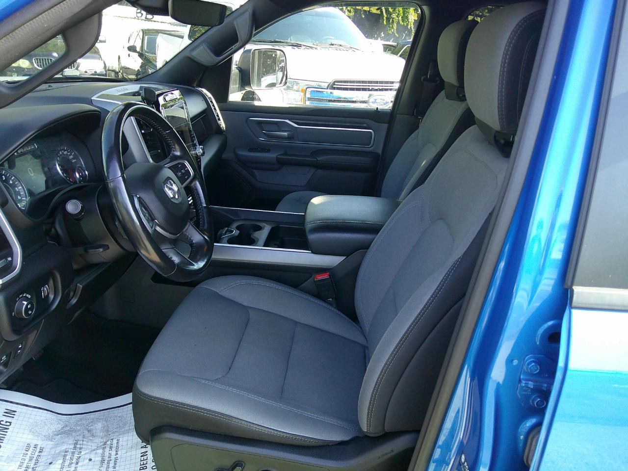 RAM 1500 Big Horn Quad Cab 4WD 2022