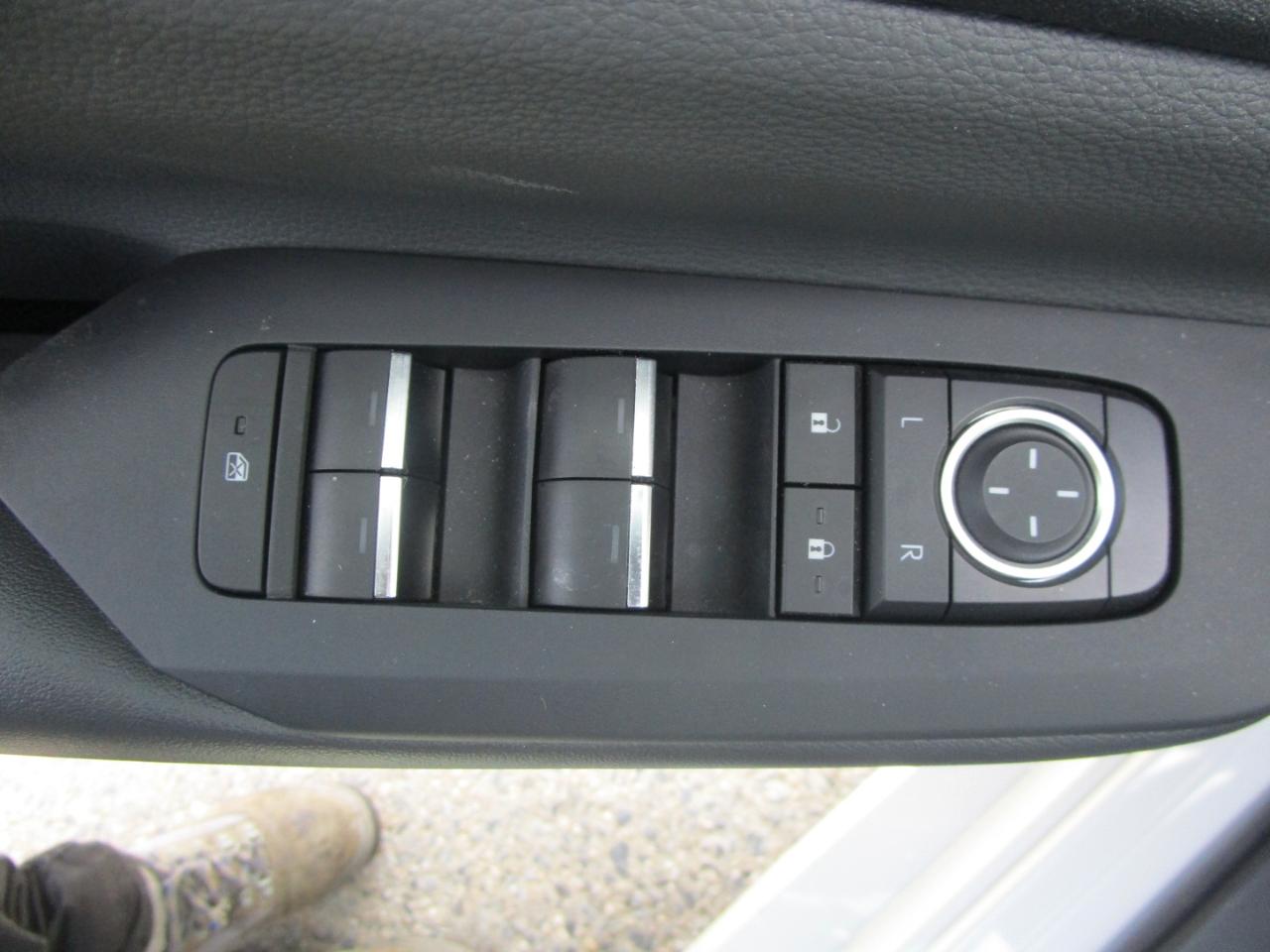 Toyota Prius XLE 2023
