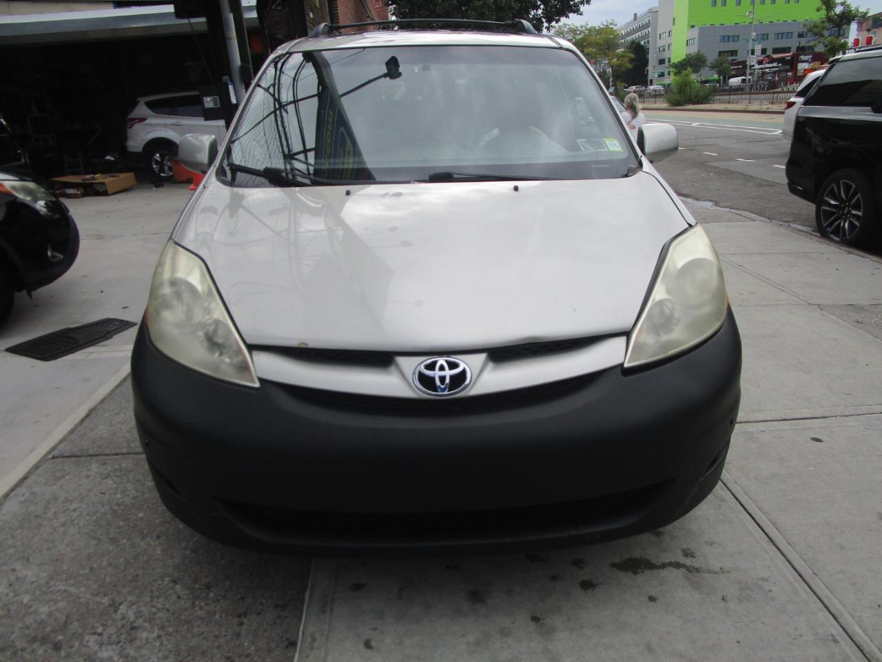 Toyota Sienna XLE Limited AWD 2008