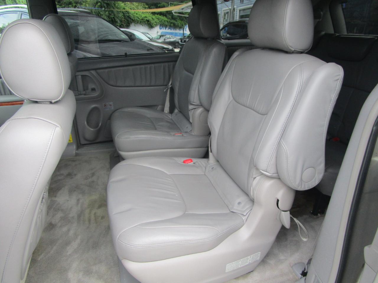 Toyota Sienna XLE Limited AWD 2008