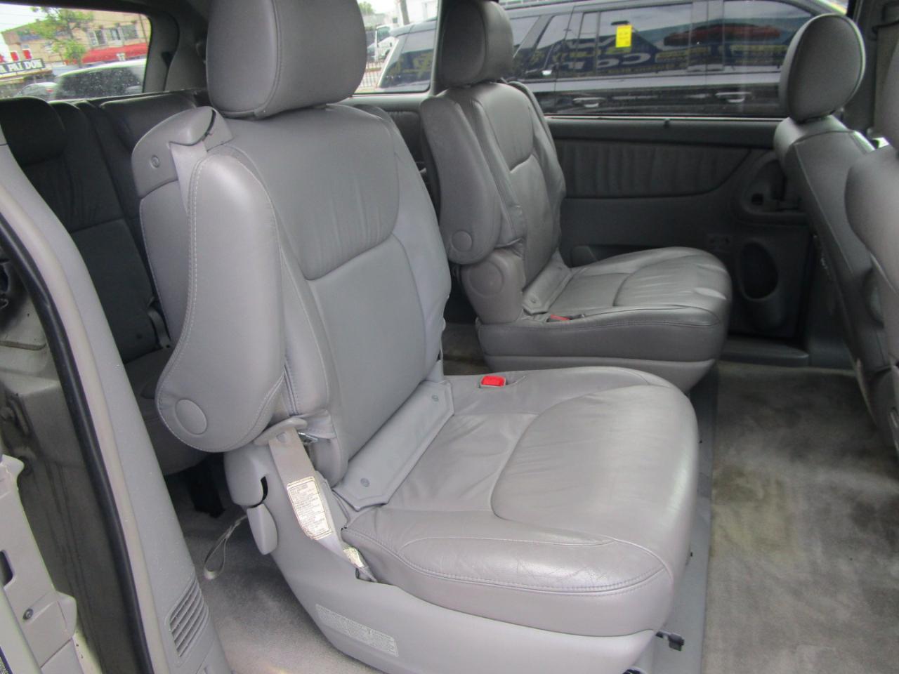Toyota Sienna XLE Limited AWD 2008