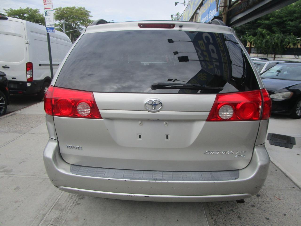 Toyota Sienna XLE Limited AWD 2008