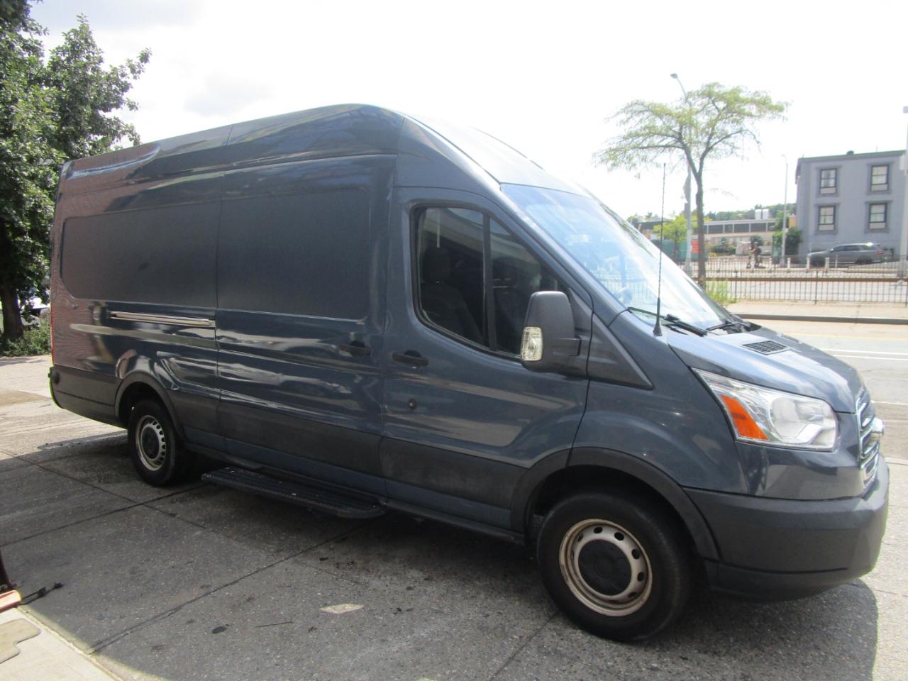 Ford Transit 250 Van High Roof w/Sliding Pass. 148-in. WB EL 2019