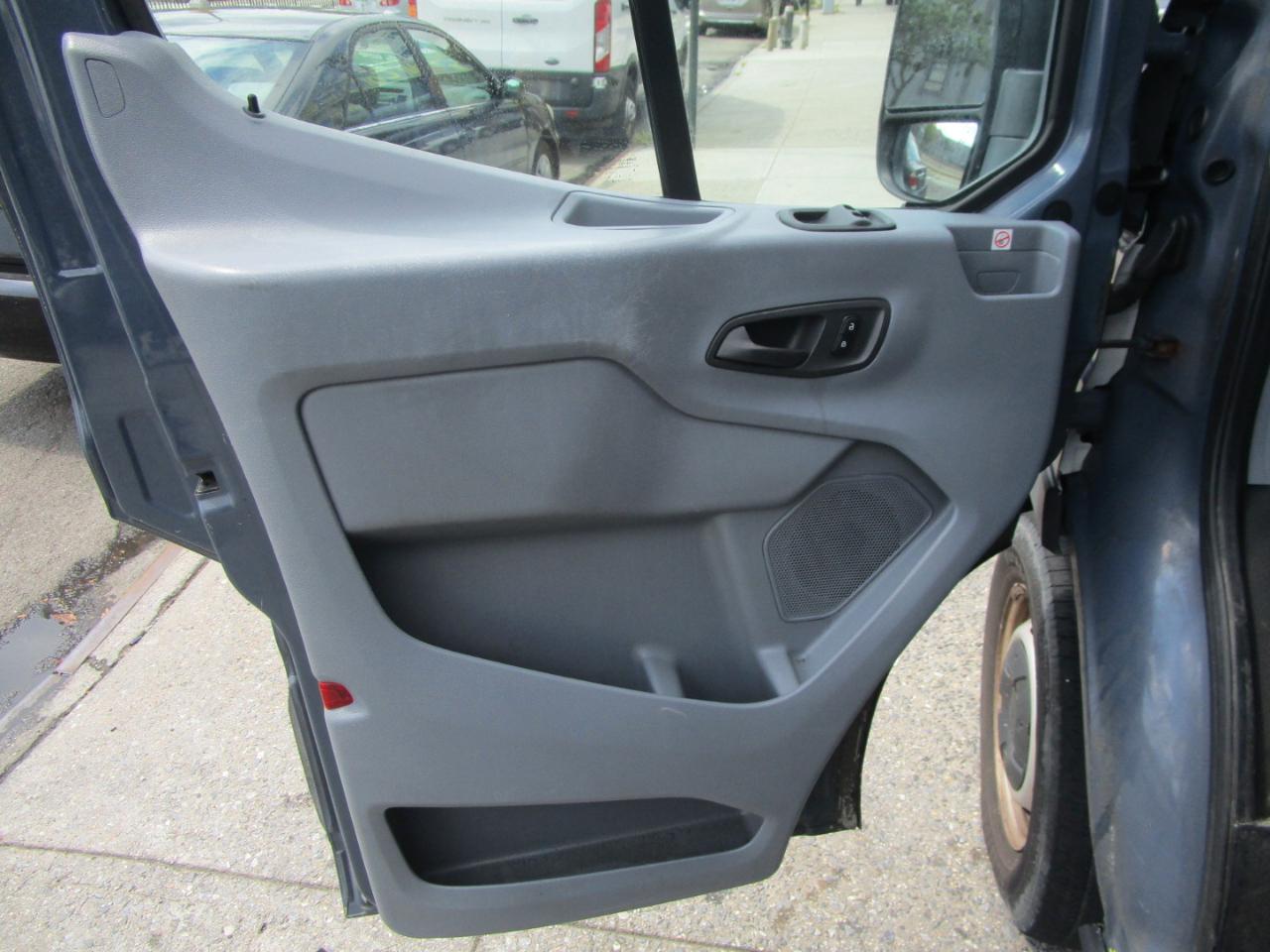 Ford Transit 250 Van High Roof w/Sliding Pass. 148-in. WB EL 2019
