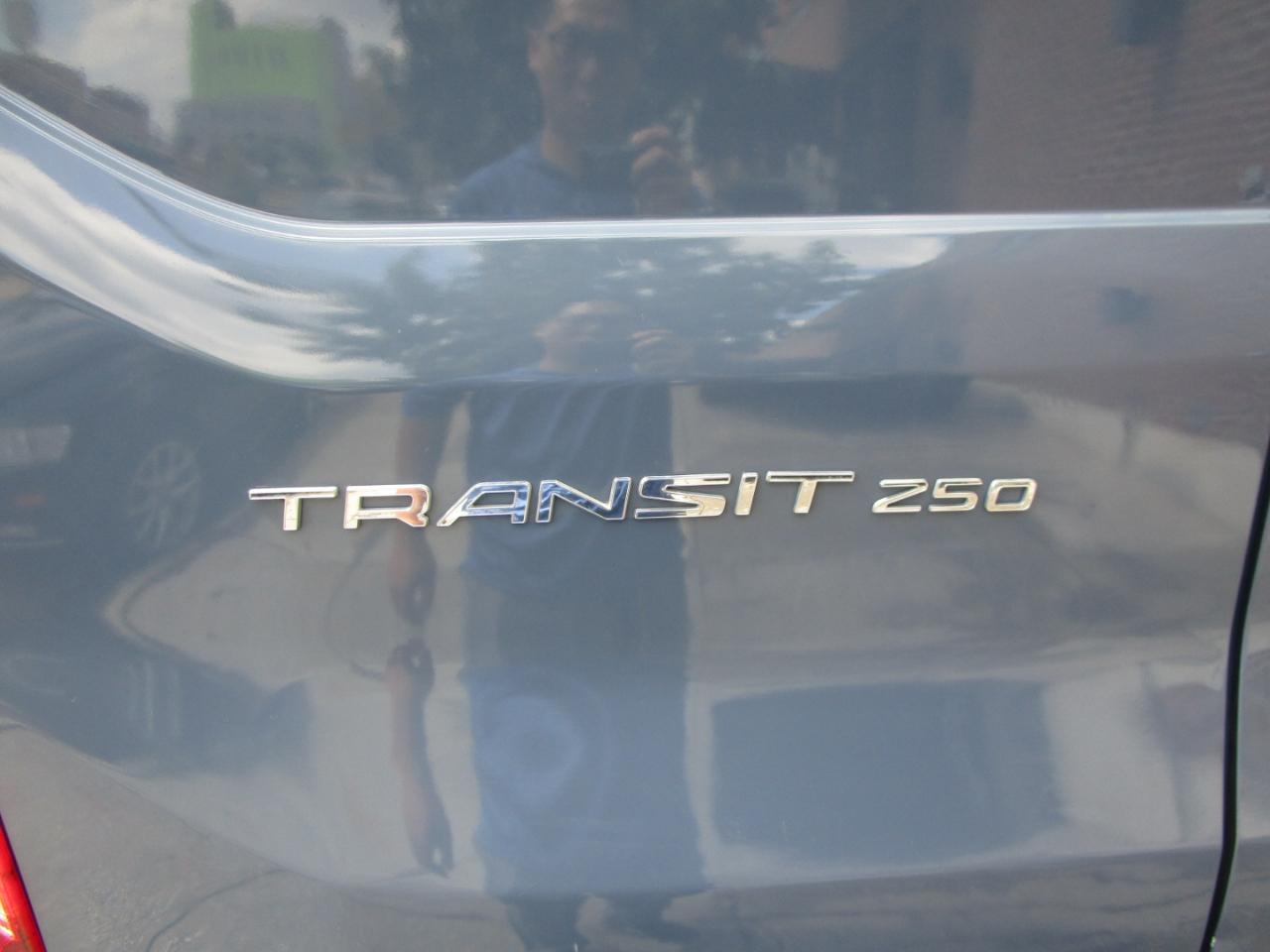 Ford Transit 250 Van High Roof w/Sliding Pass. 148-in. WB EL 2019