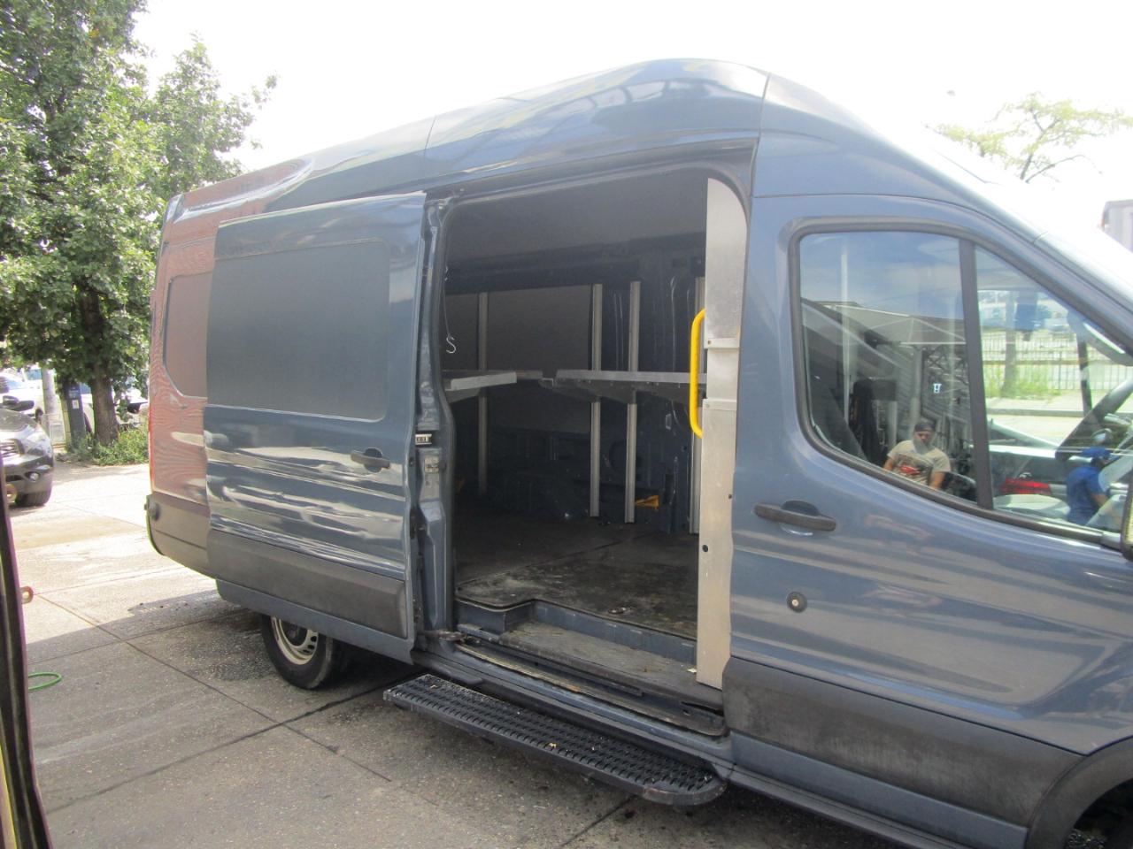 Ford Transit 250 Van High Roof w/Sliding Pass. 148-in. WB EL 2019