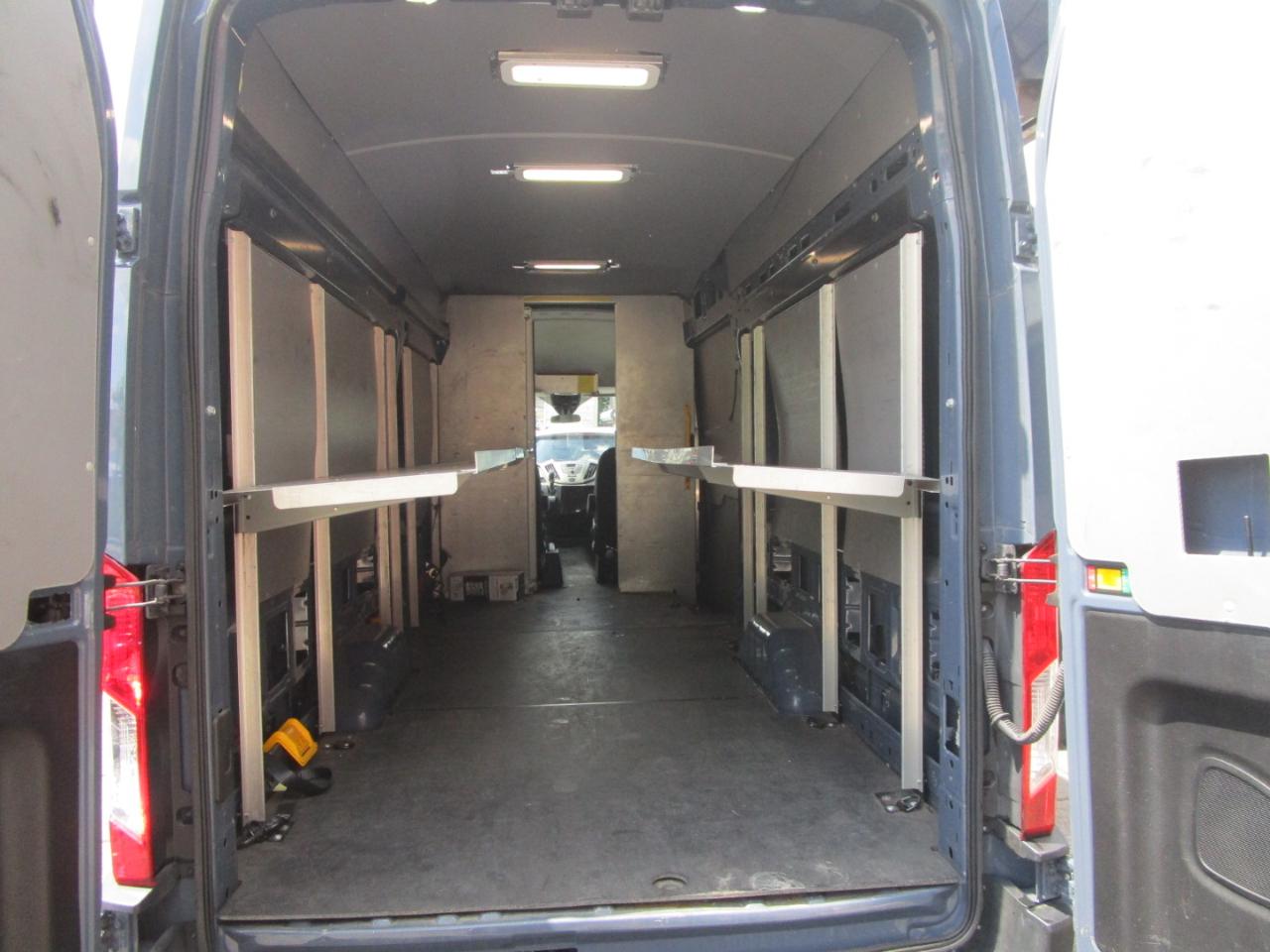 Ford Transit 250 Van High Roof w/Sliding Pass. 148-in. WB EL 2019
