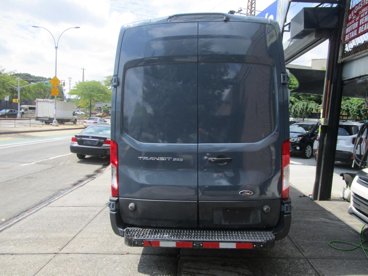 Ford Transit 250 Van High Roof w/Sliding Pass. 148-in. WB EL 2019
