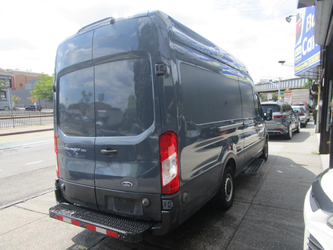 Ford Transit 250 Van High Roof w/Sliding Pass. 148-in. WB EL 2019