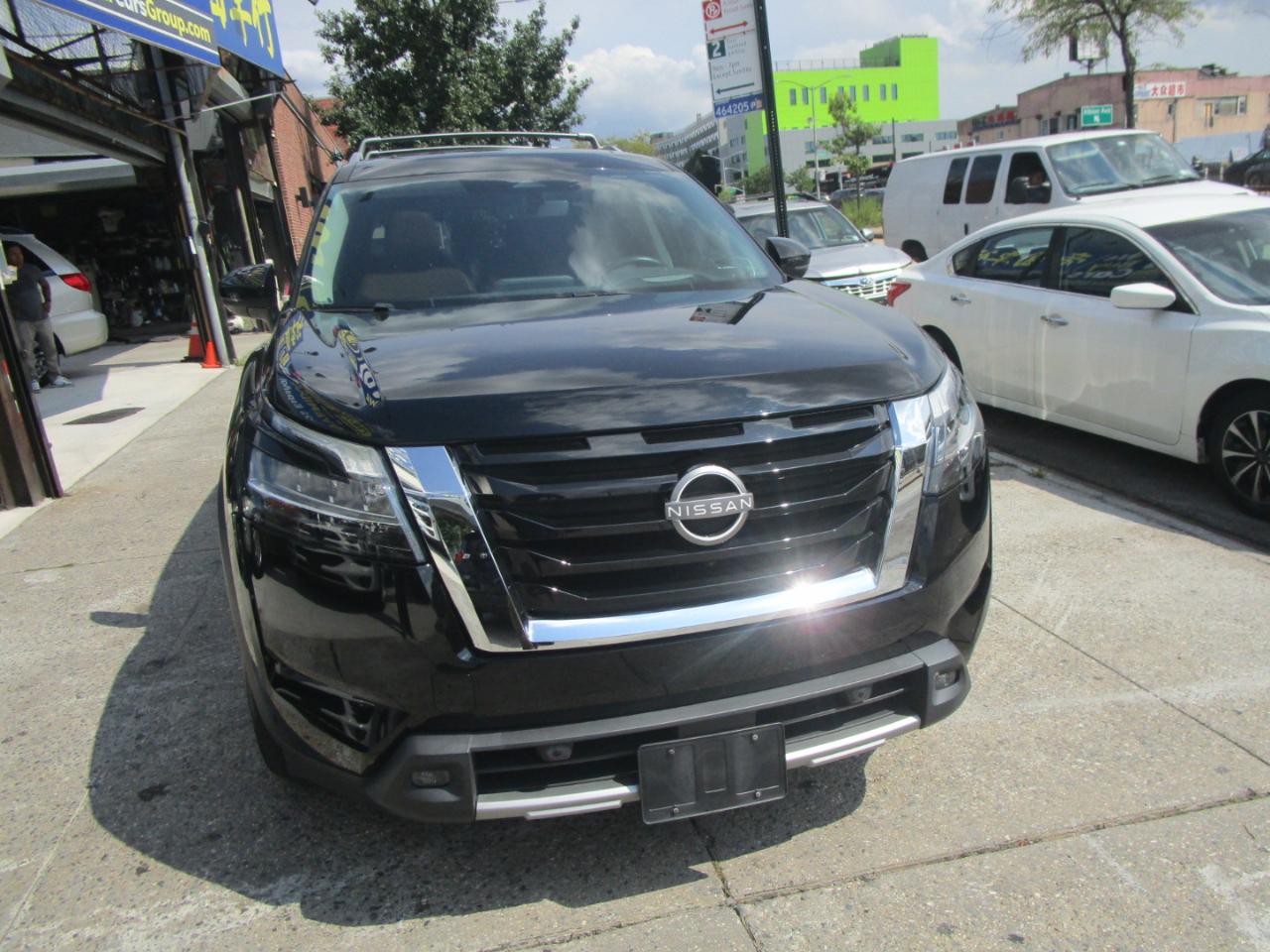 Nissan Pathfinder Platinum 4WD 2023