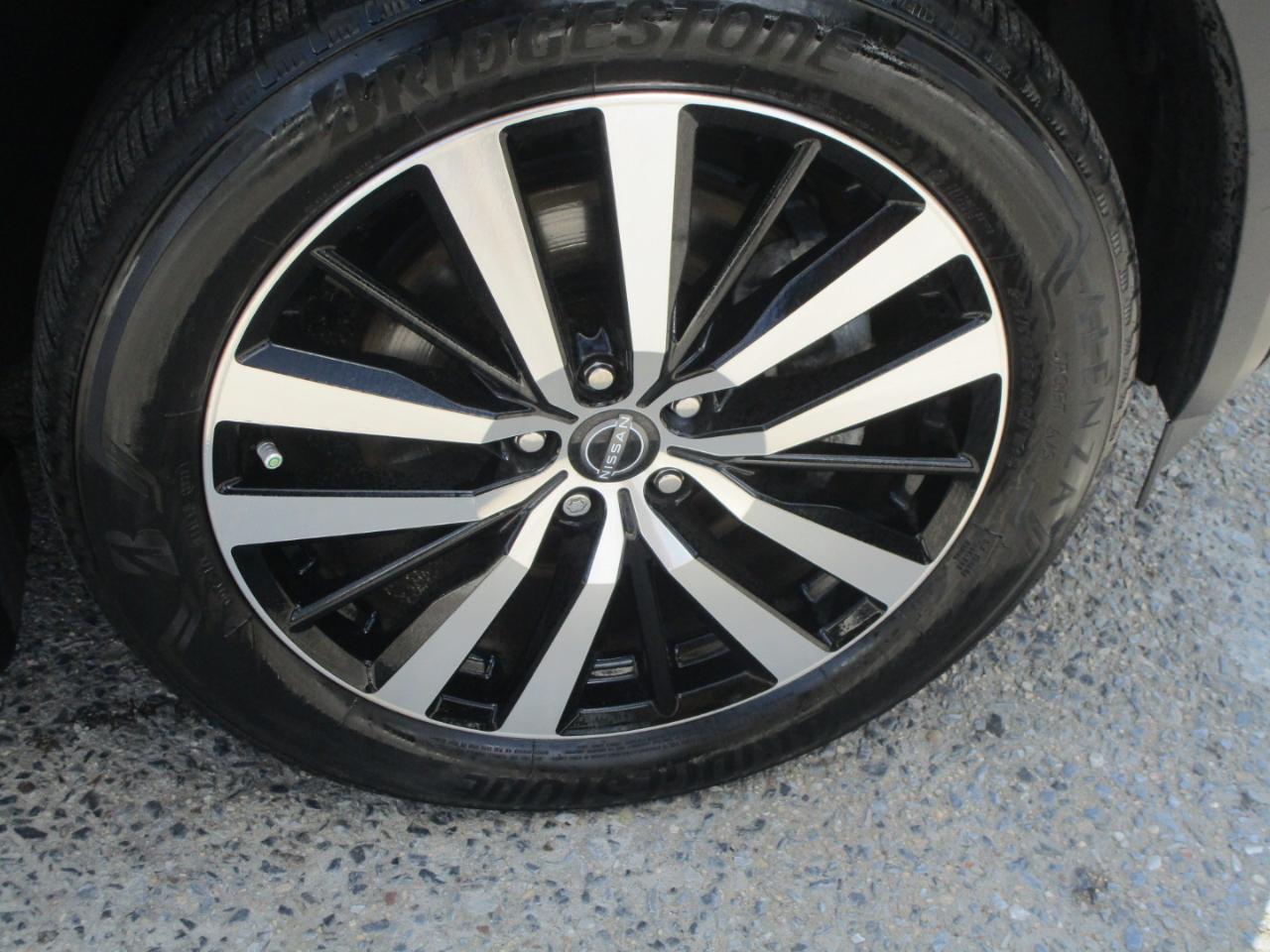 Nissan Pathfinder Platinum 4WD 2023