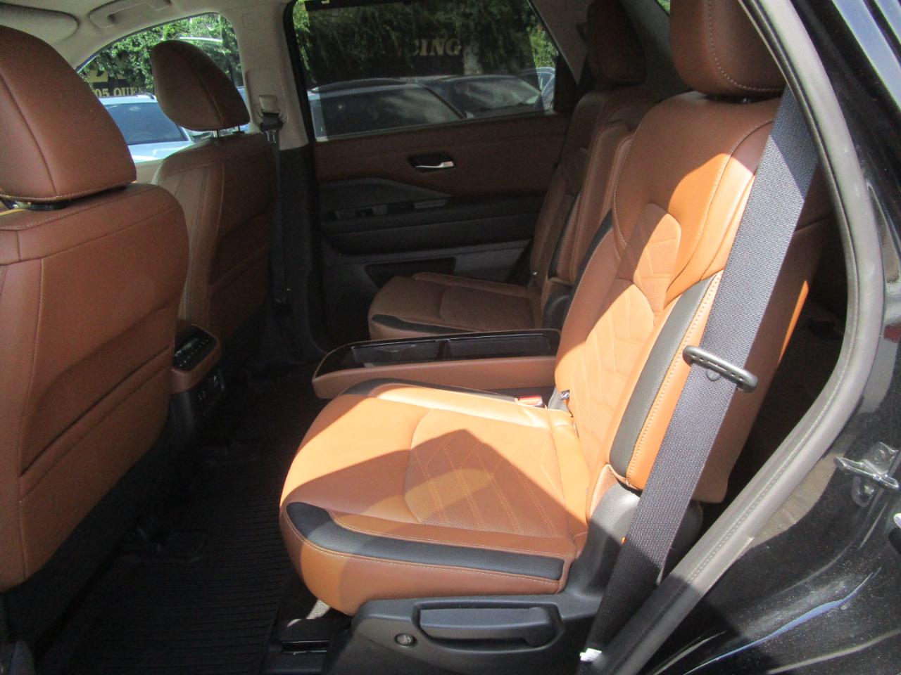 Nissan Pathfinder Platinum 4WD 2023