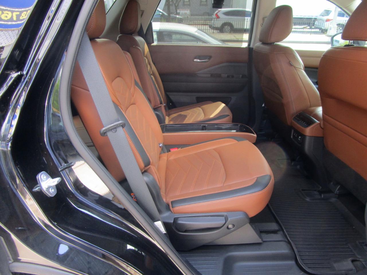 Nissan Pathfinder Platinum 4WD 2023