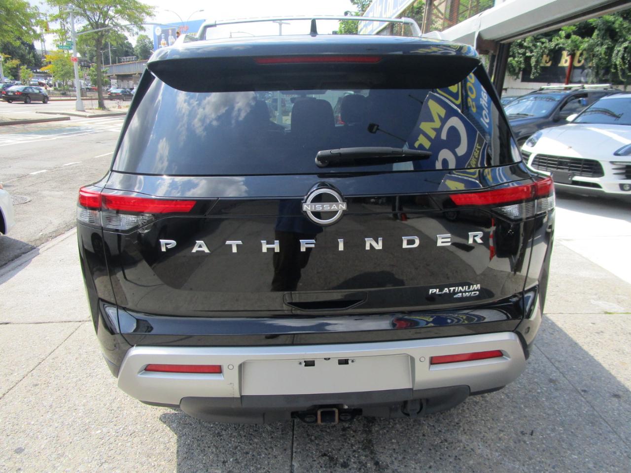 Nissan Pathfinder Platinum 4WD 2023