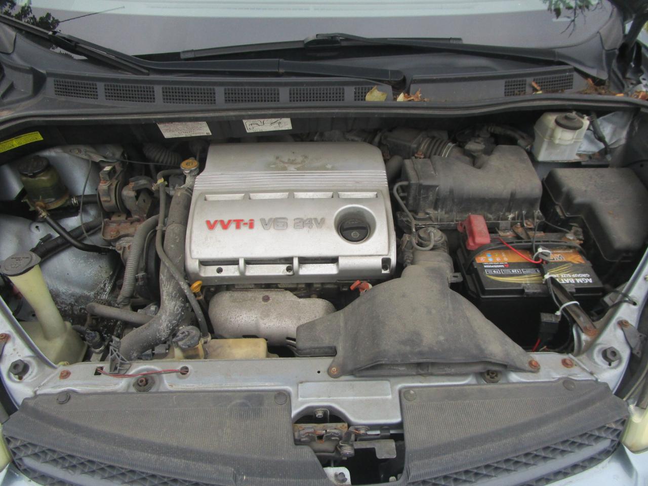 Toyota Sienna LE - 7 Passenger 2004