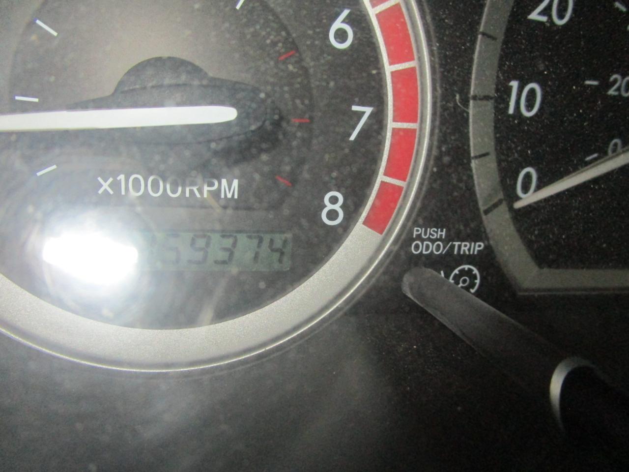 Toyota Sienna LE - 7 Passenger 2004