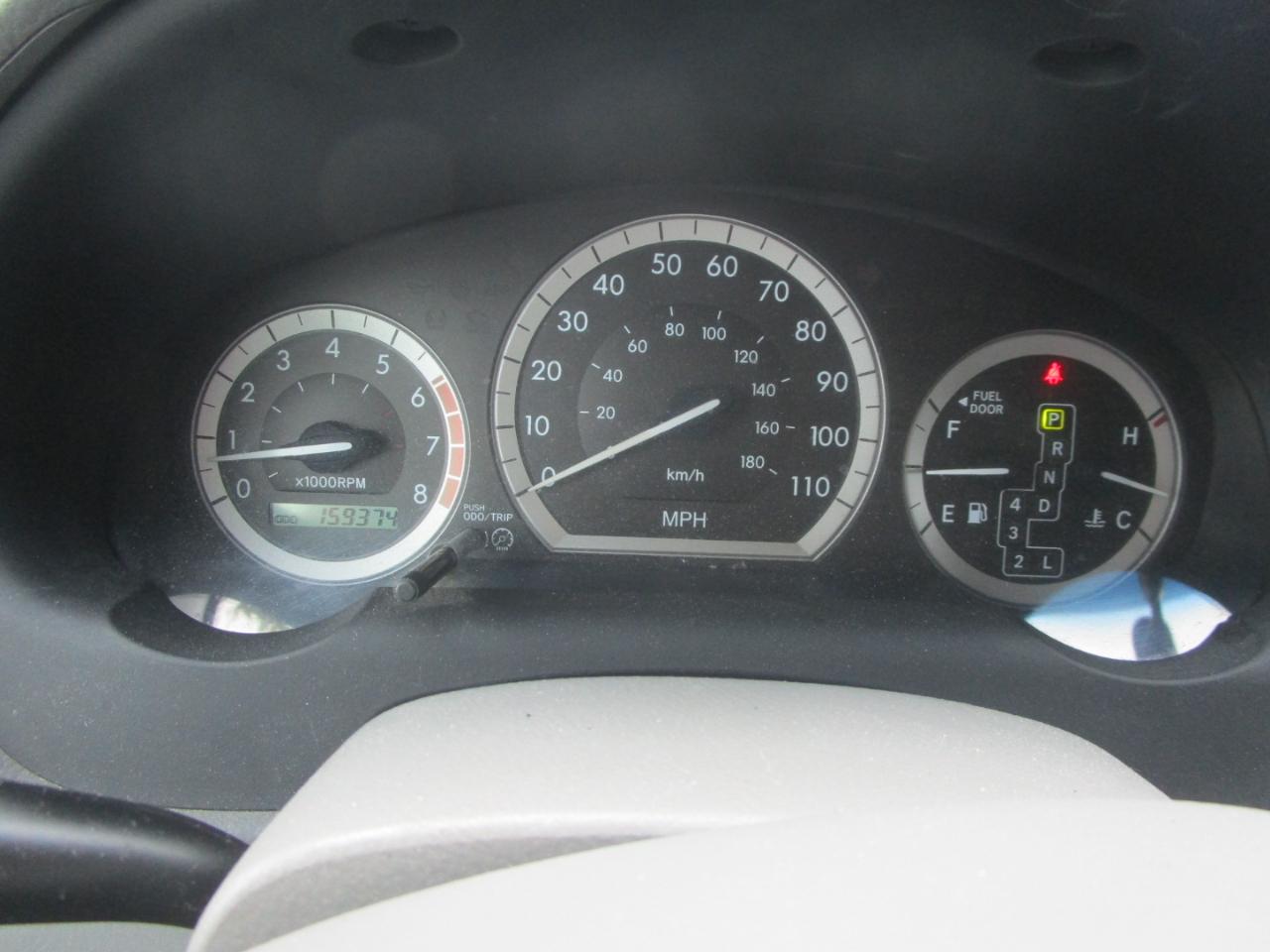 Toyota Sienna LE - 7 Passenger 2004