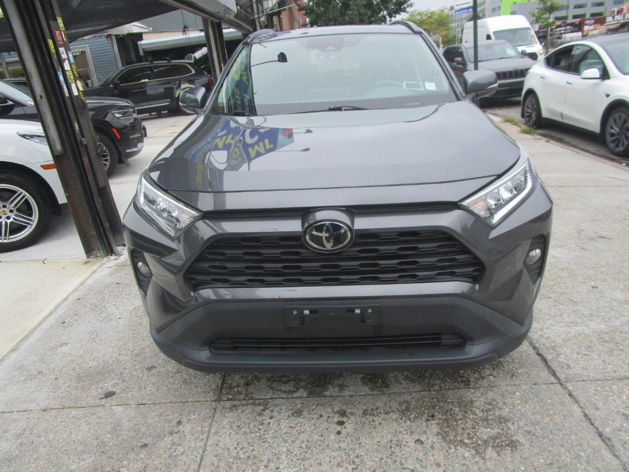 Toyota RAV4 XLE Premium AWD 2021