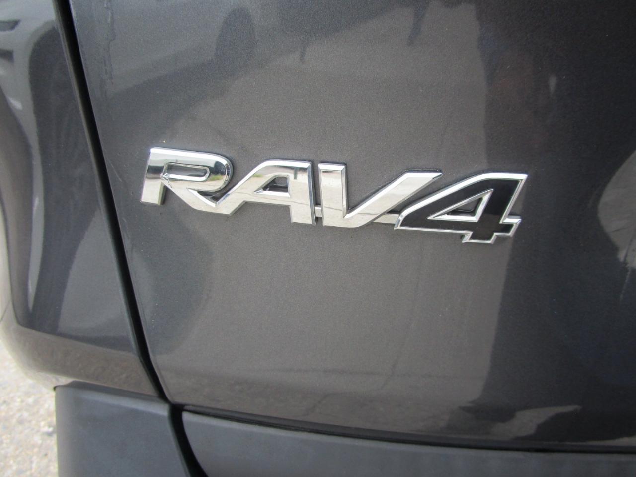 Toyota RAV4 XLE Premium AWD 2021