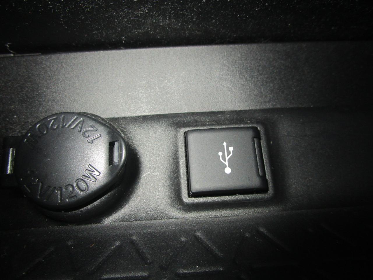 Toyota RAV4 XLE Premium AWD 2021
